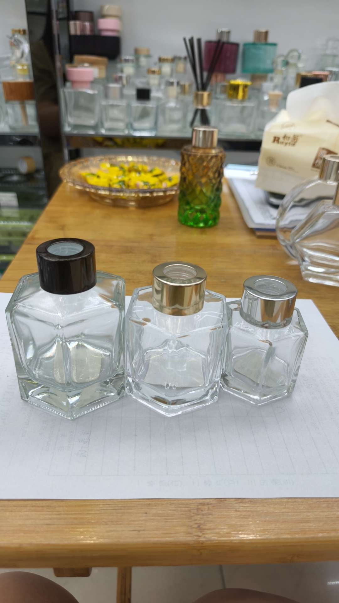 Aromatherapy bottles, glass aromatherapy bottles, hotel supplies, guesthouse supplies detail image 6