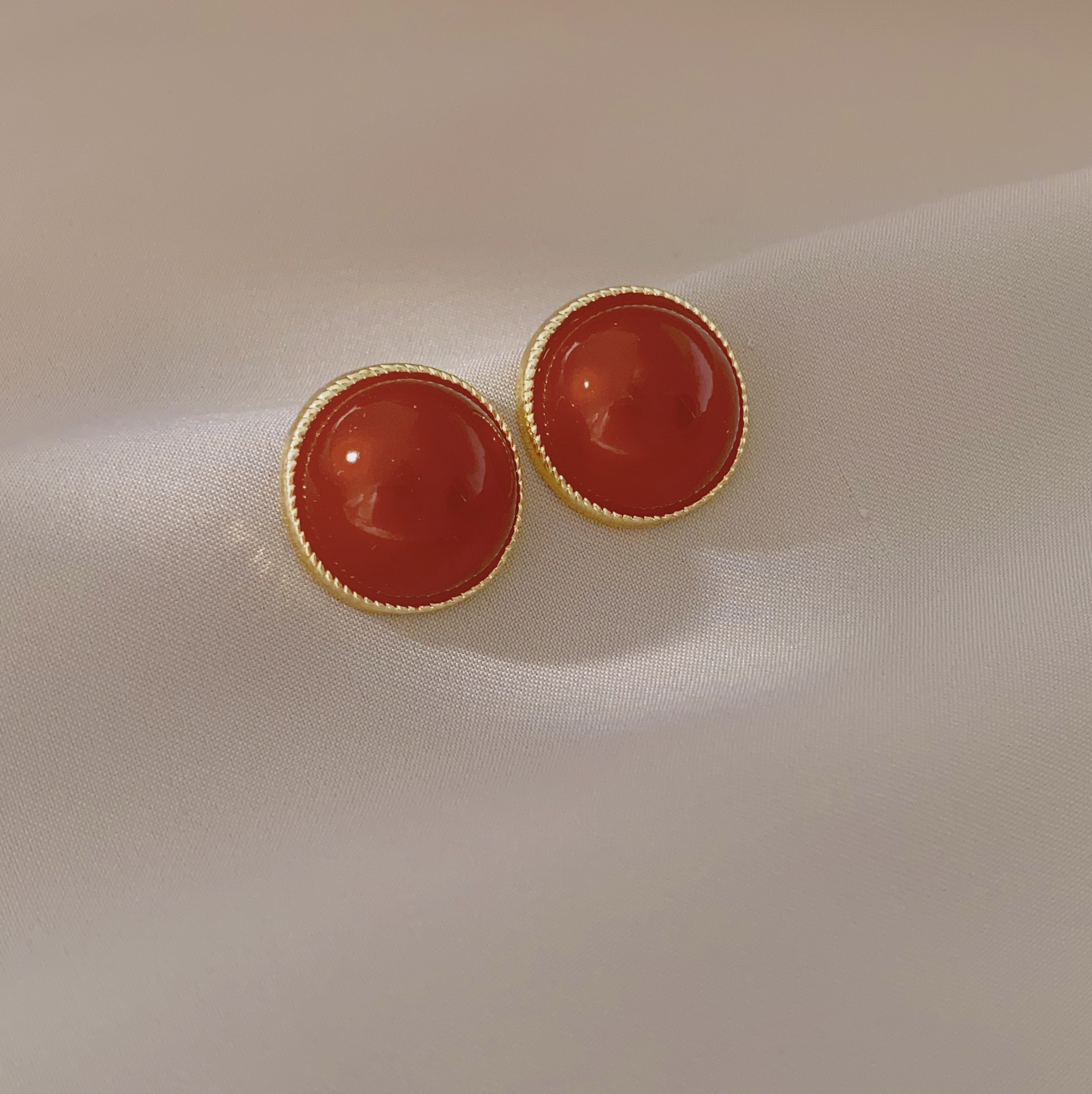 New fashionable court-style wine red stud earrings, retro Hong Kong-style round earrings, zodiac year earrings details Picture