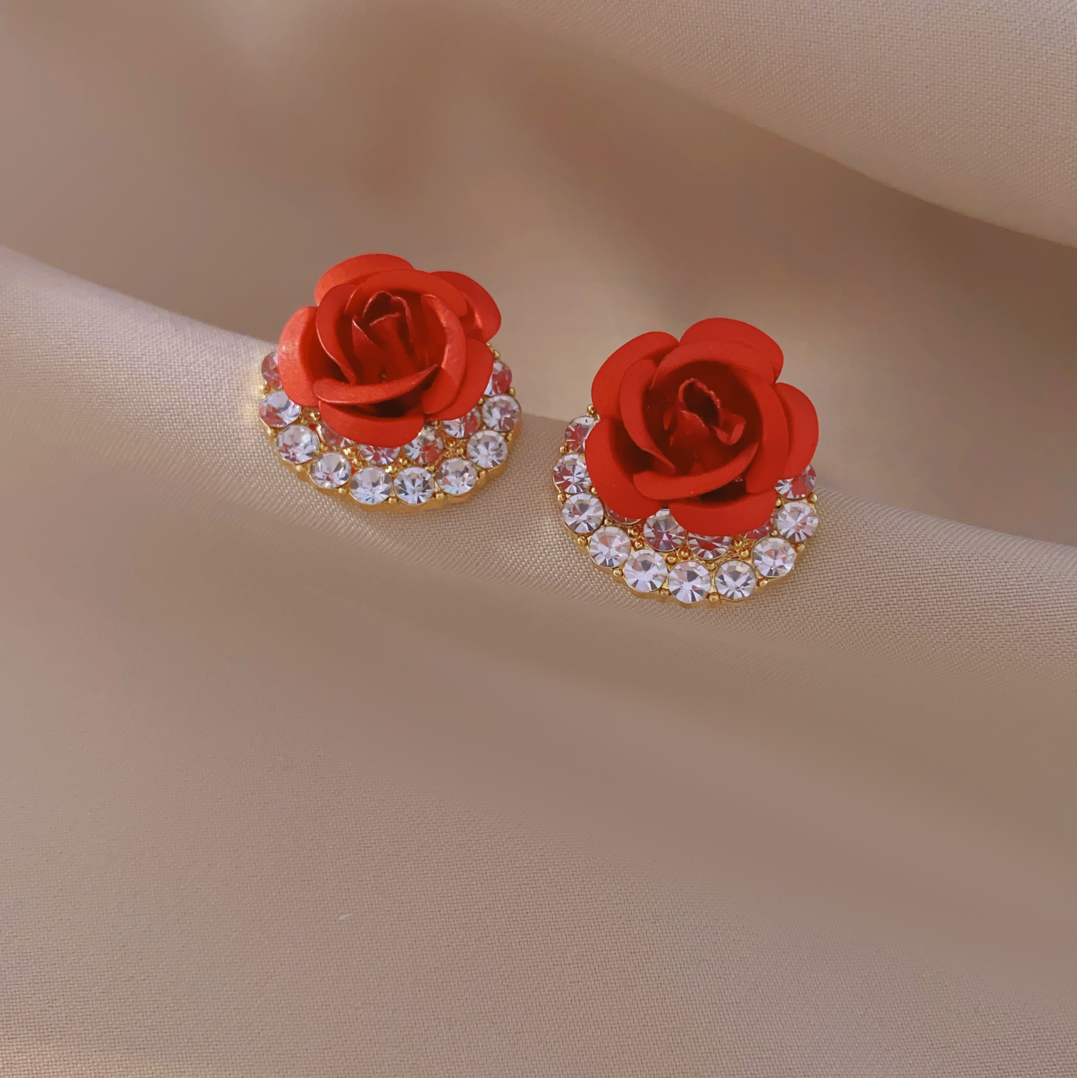 New fashionable red rose stud earrings, elegant and stylish, handcrafted earrings in red, simple and elegant