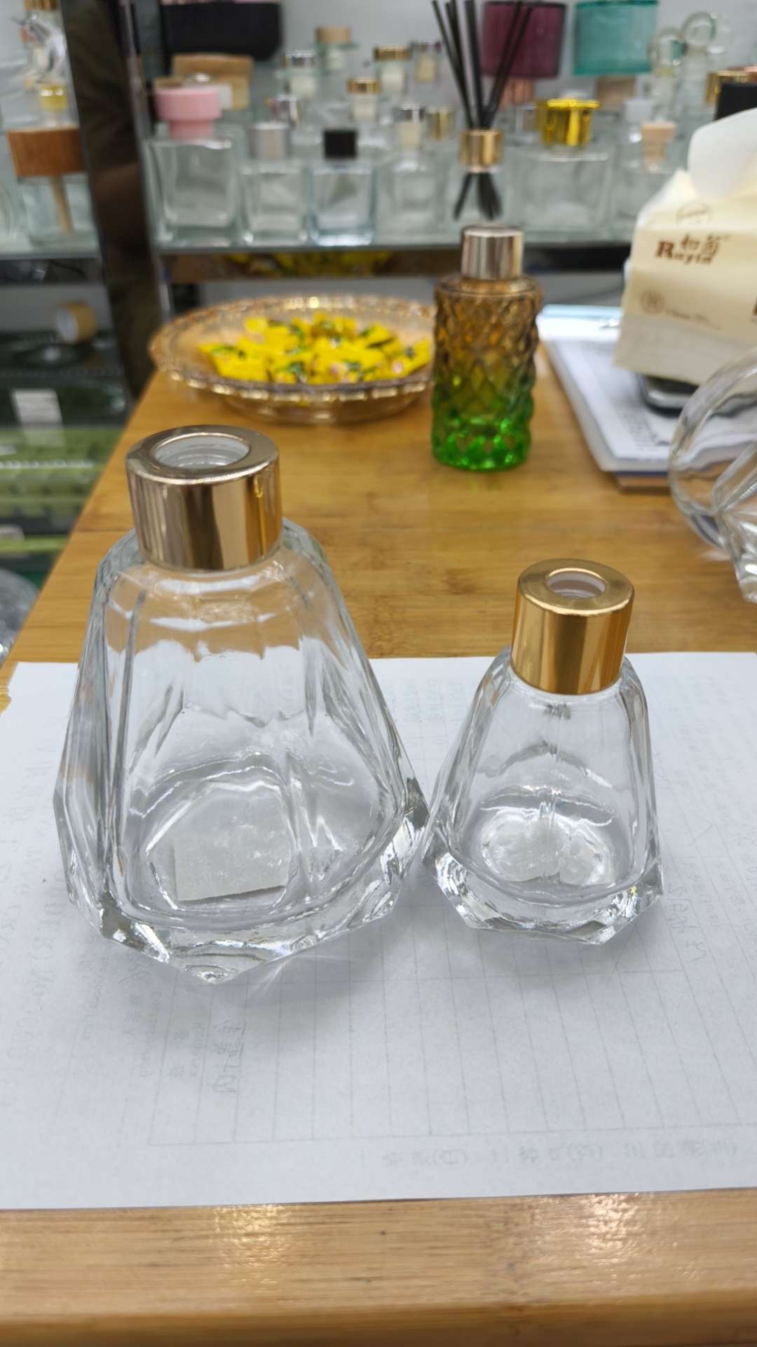 Aromatherapy bottles, glass aromatherapy bottles, hotel supplies, guesthouse supplies details Picture