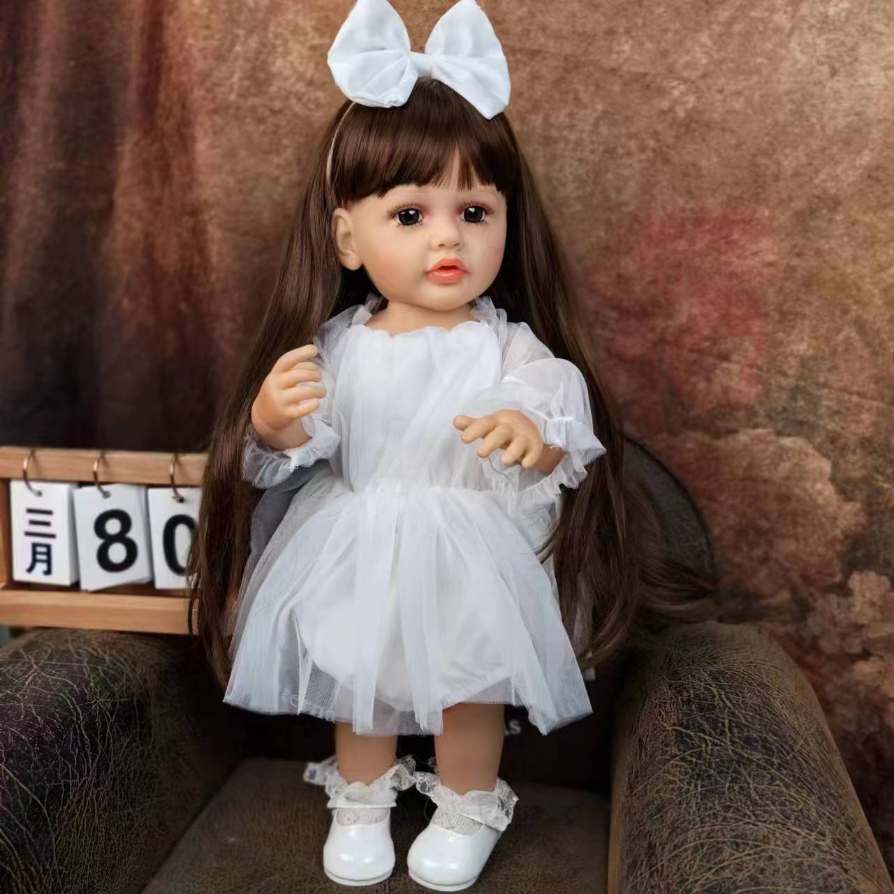 Reborn Doll, Limbs Can Move, New Princess Skirt With Baby Bottle Pacifier Diaper, Super Simulation Cute 55Cm Vinyl Doll Specification drawing