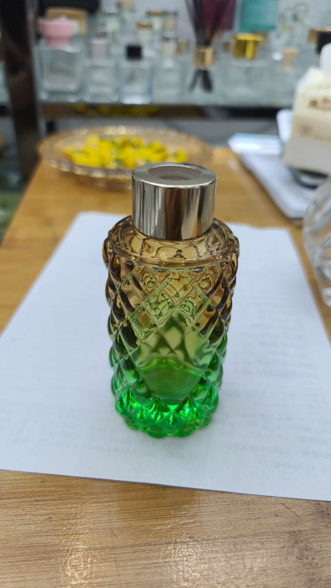 Aromatherapy bottles, glass aromatherapy bottles, hotel supplies, guesthouse supplies