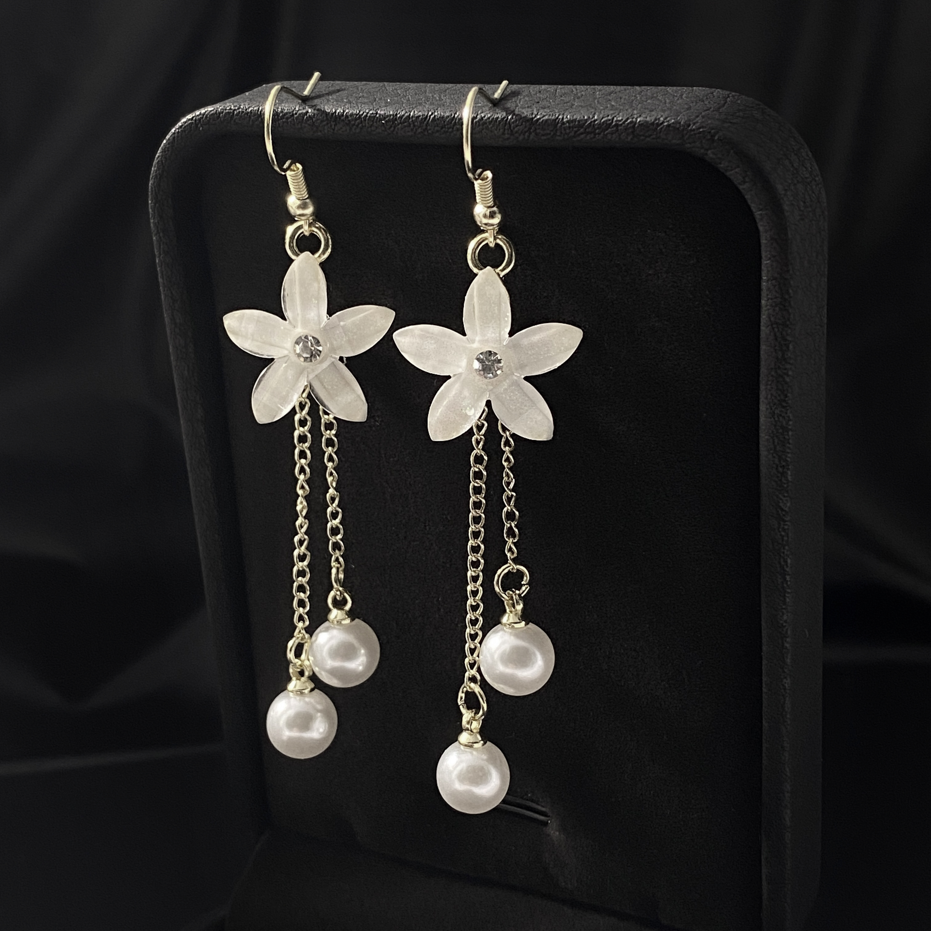 New trendy, light luxury, high-end and exquisite earrings, flower earrings and pendants, fashionable, small and simple earrings