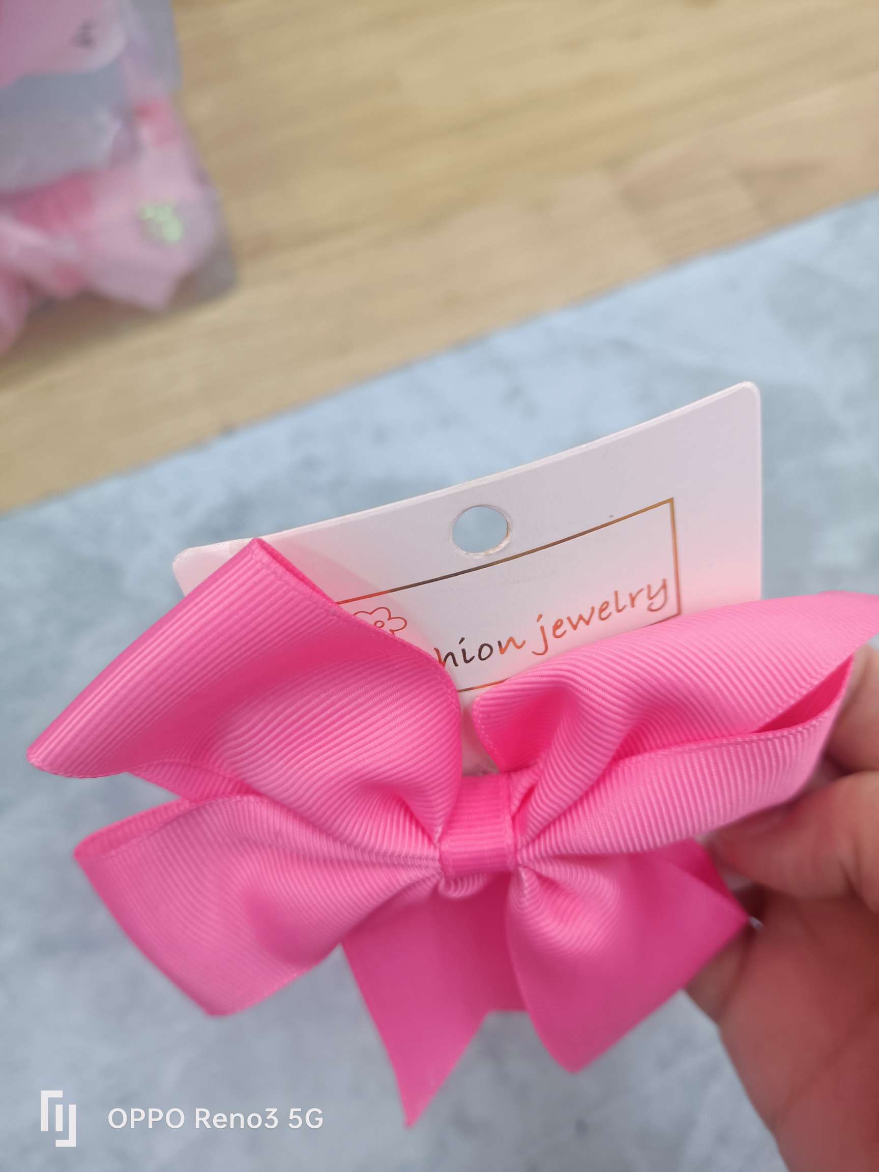 儿童流行发夹中间有哪些东西啊啊啊颜色有大红色粉红色白色兰色紫色黑色黄色玫红色金色咖色米色浅咖色中咖色深咖色白米白色米黄色产品图