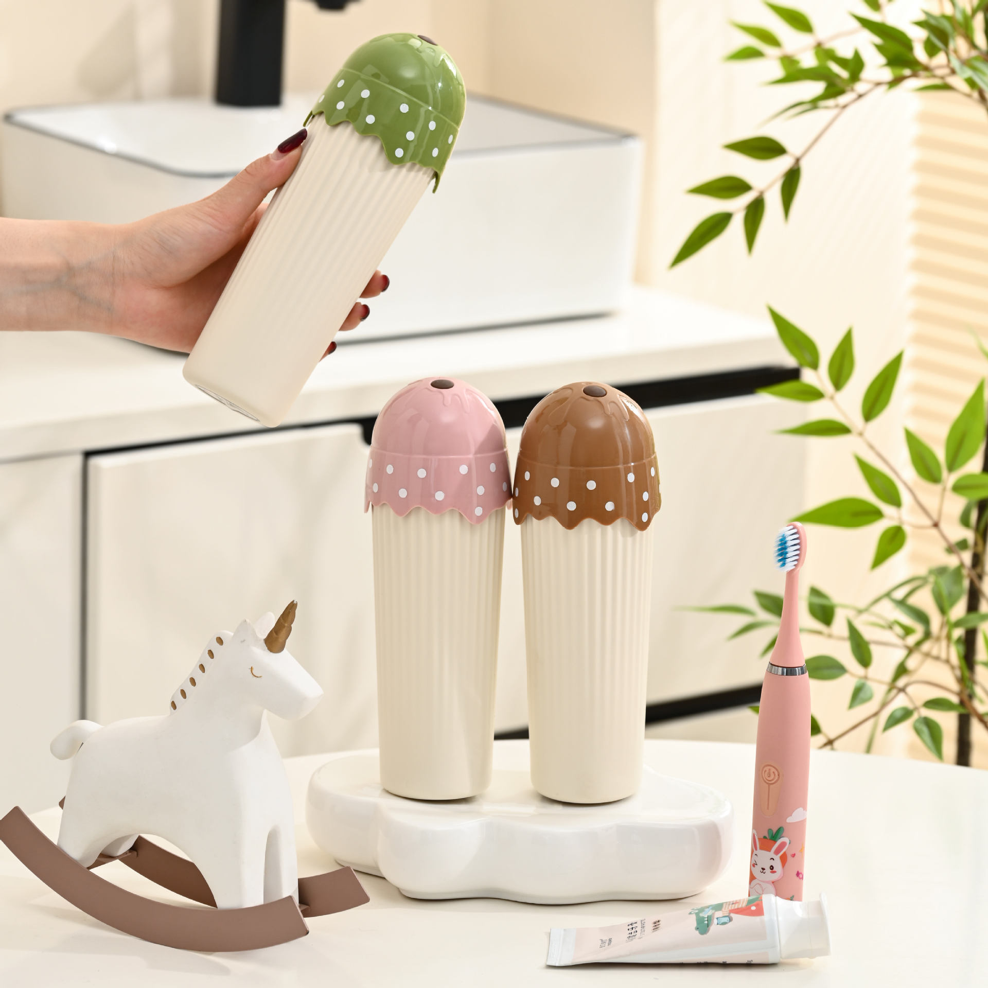 M73-6201 Simple Travel Portable Toothbrush Box, Cartoon ice cream, multi-functional Brushing Cup, Portable mouthwash cup details Picture