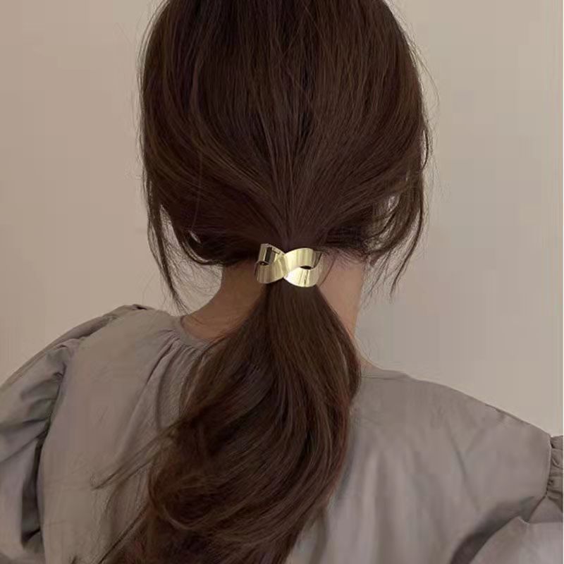 Metal hair bands, ponytail buttons, Korean-style low ponytail hair accessories, semi-round hair ties, hair ties, fashionable and simple style, internet-famous hair clips, creative accessories, hair clips Item Picture