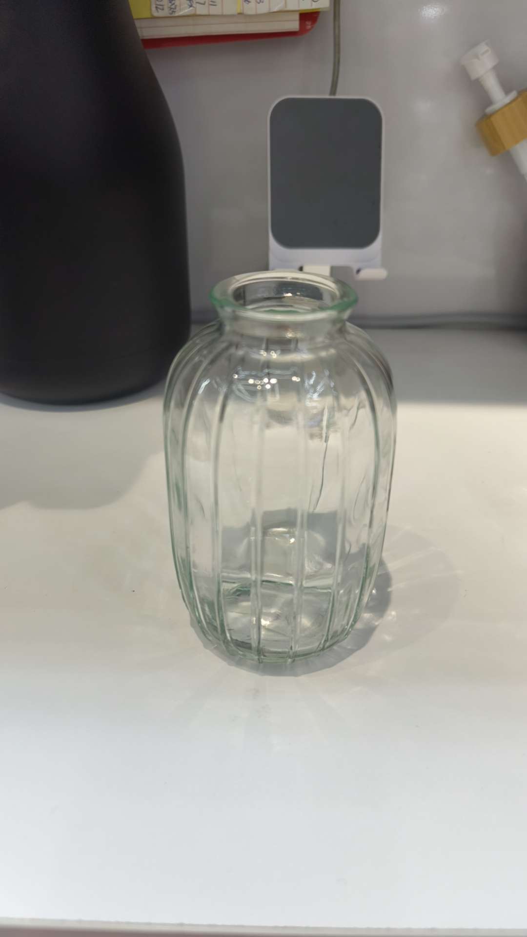 Small vases, glass vases, aromatherapy bottles, hotel supplies detail image 3