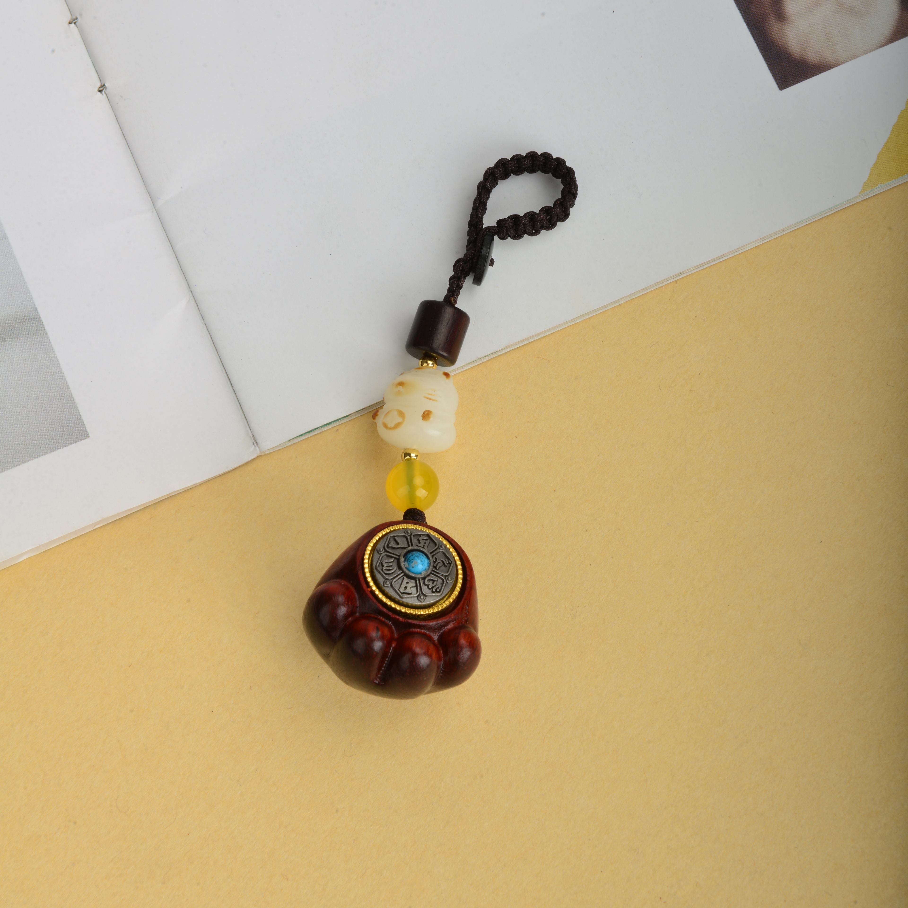 Money-making rosewood wealth cat paw car key chain pendant, green sandalwood mobile phone chain lanyard running bag pendant