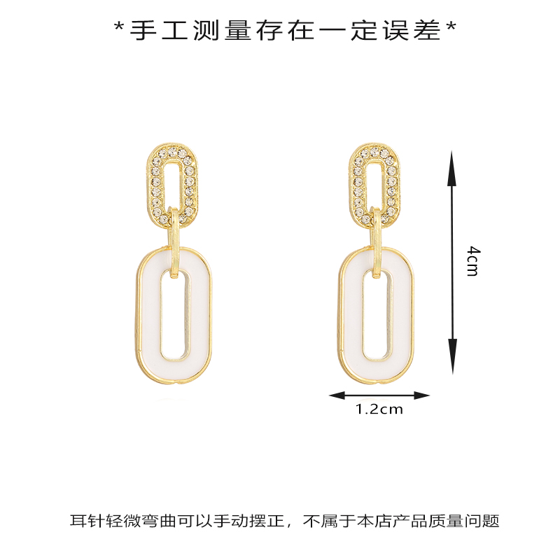 New fashionable and elegant, interlocking earrings, light luxury, retro, niche and simple long earrings Item Picture