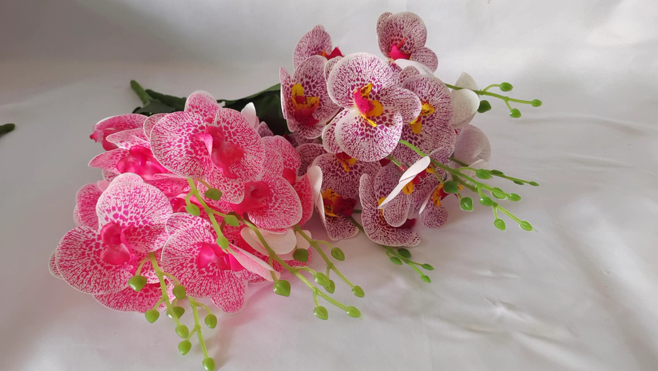 厂家直销5叉20头3D蝴蝶兰菊仿真塑料花假花室内外装饰绢布假花长久保存可水洗玫瑰花