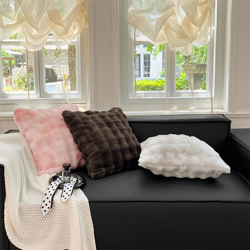 Imitation rabbit fur bubble velvet pillowcase, solid color dreamy plush sofa cushion, bedroom model room decoration pillow cover, DB home textile, home office decoration details Picture