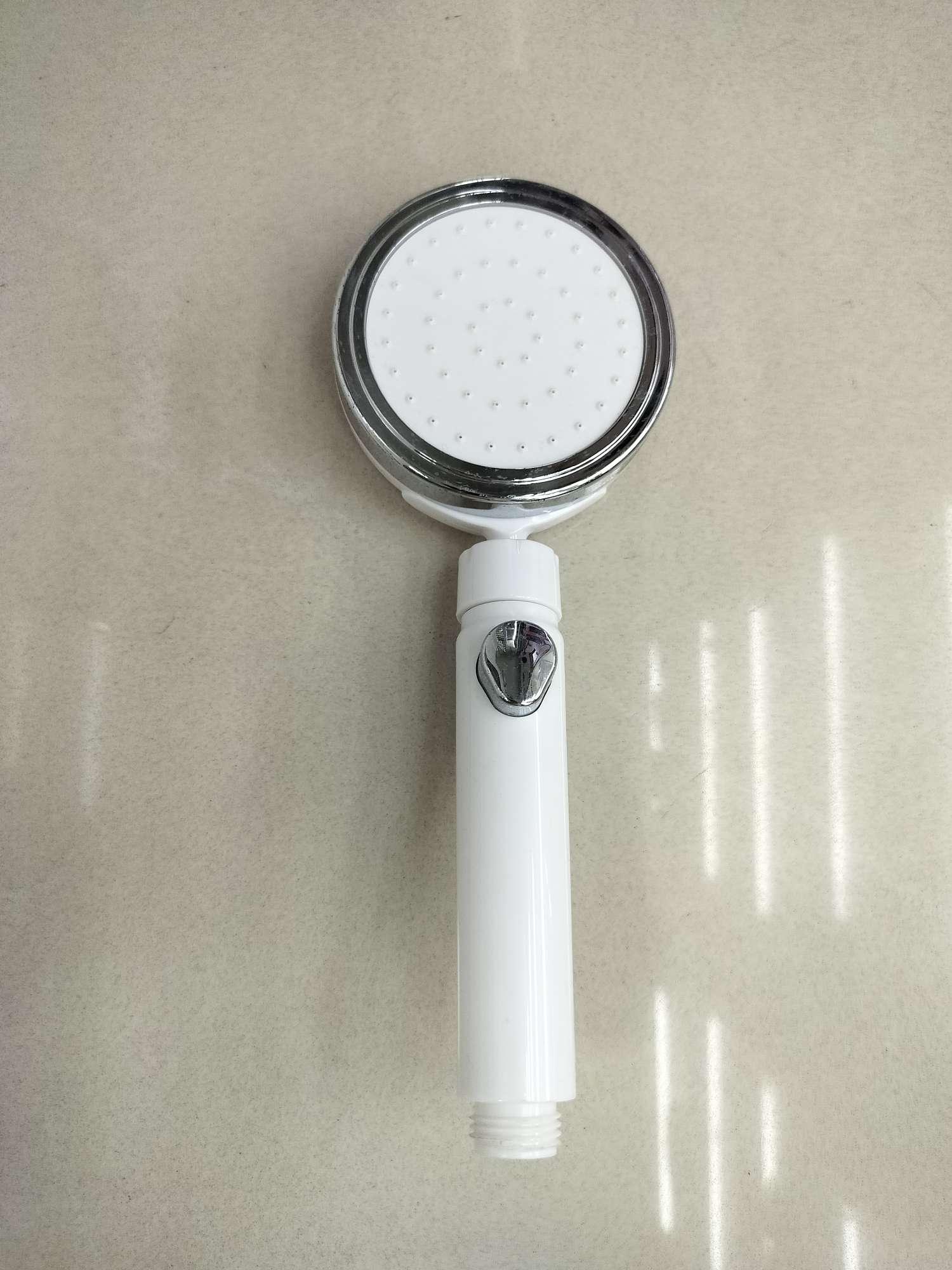 白色圆头手喷