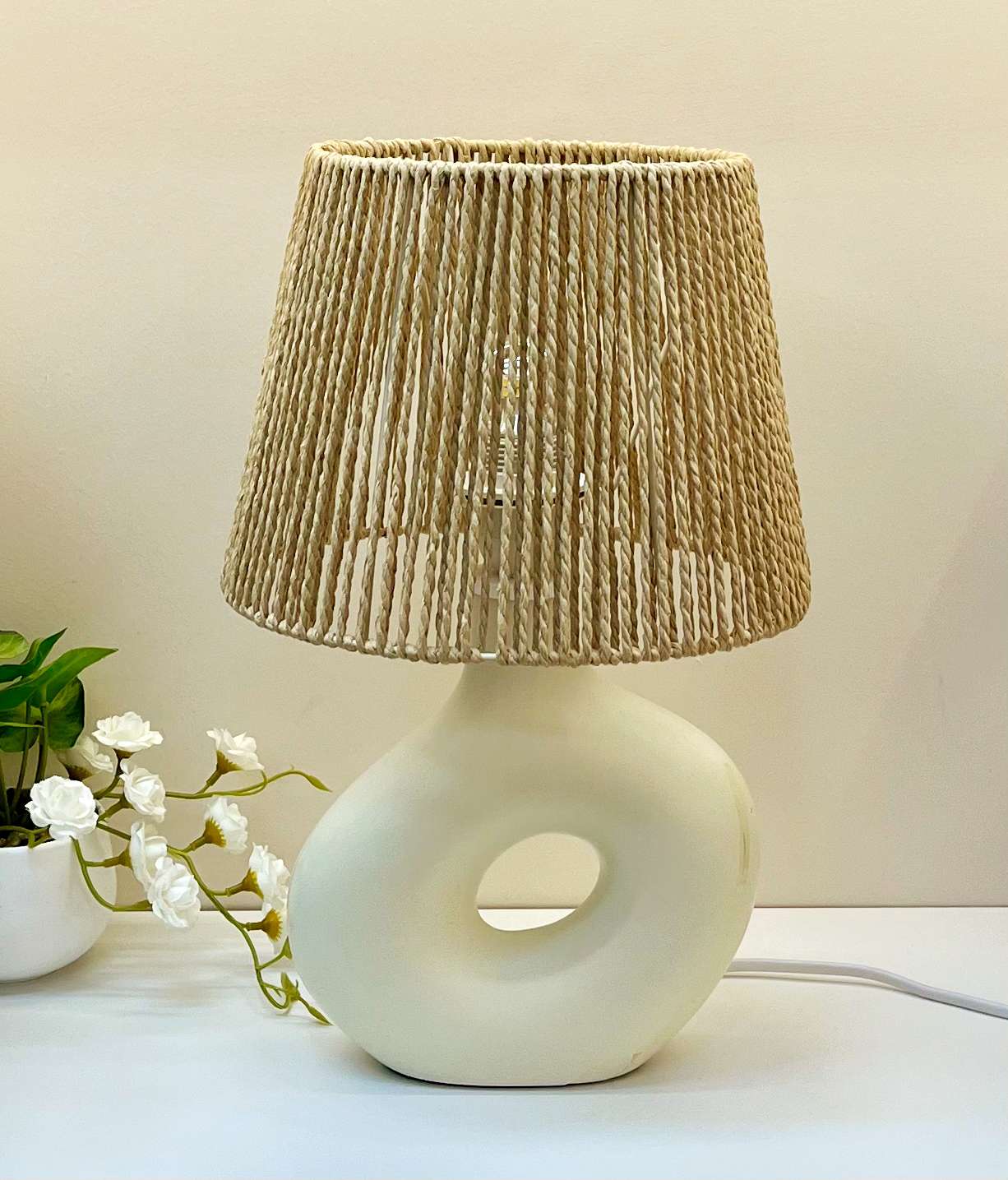 Woven Craft Table Lamp Cream-Style Ceramic Table Lamp Upholstery Light Fixture details Picture