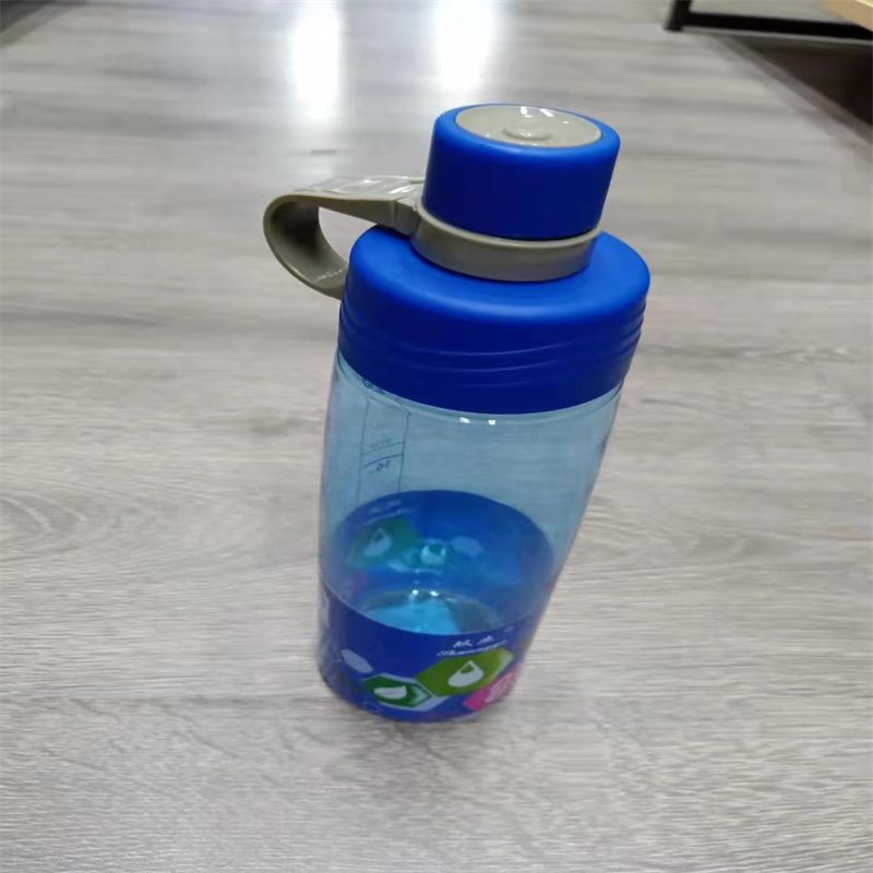 "Large capacity outdoor sports water cup portable cup rope student transparent plastic cup sports water cup details Picture