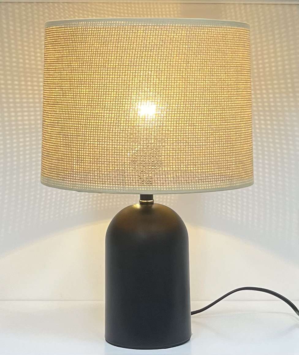 Simple And Light Luxury Interior Design Table Lamp Wrought Iron Metal Table Lamp Application Scenario