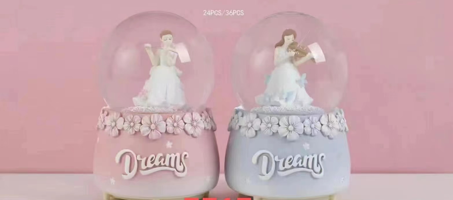 树脂玻璃工艺品水晶球飘雪的厂家直销店，情人节礼物，卡通人物，欢迎大家来采购。琉璃灯详情图2