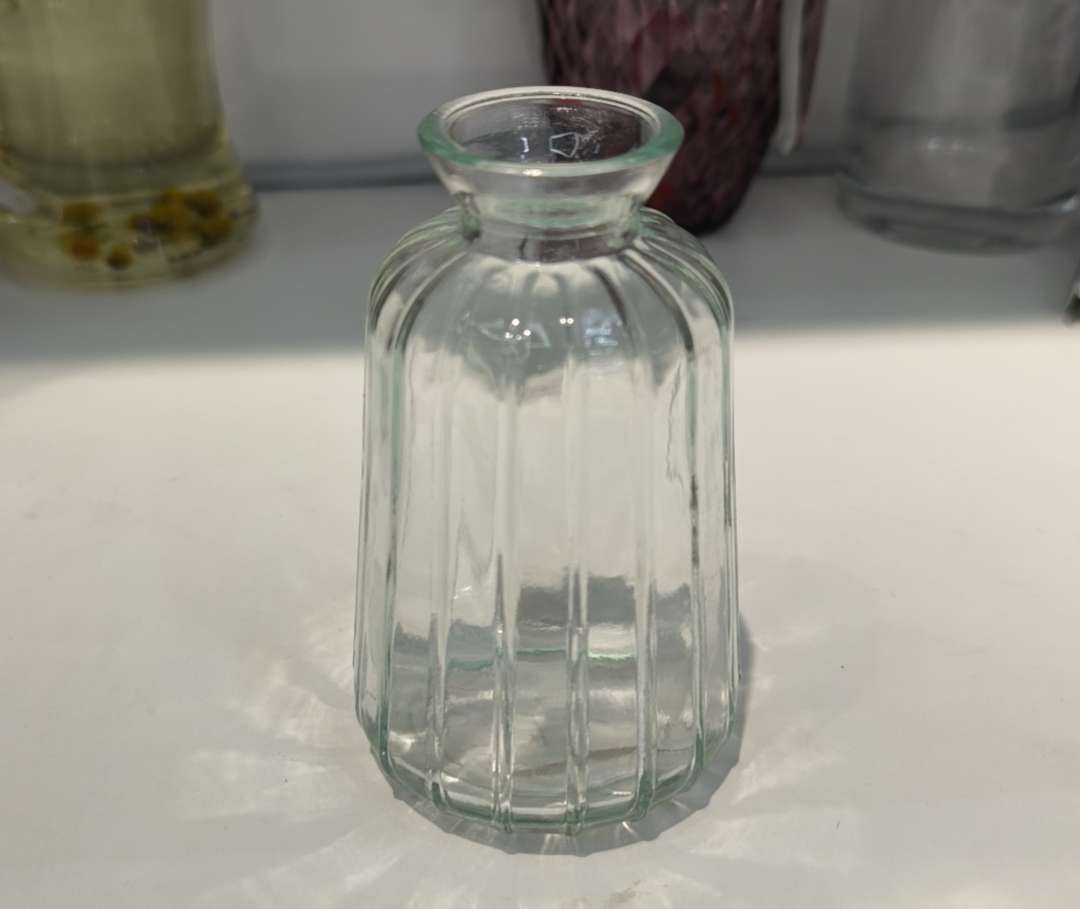 Glass bottles, small vases, aroma bottles, hotel supplies, daily necessities detail image 5