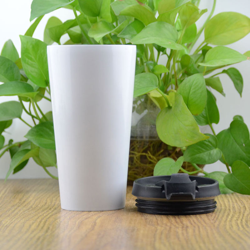 Portable coffee cup with heat insulation cover, travel cup, shock-resistant car straight conical cup Application Scenario