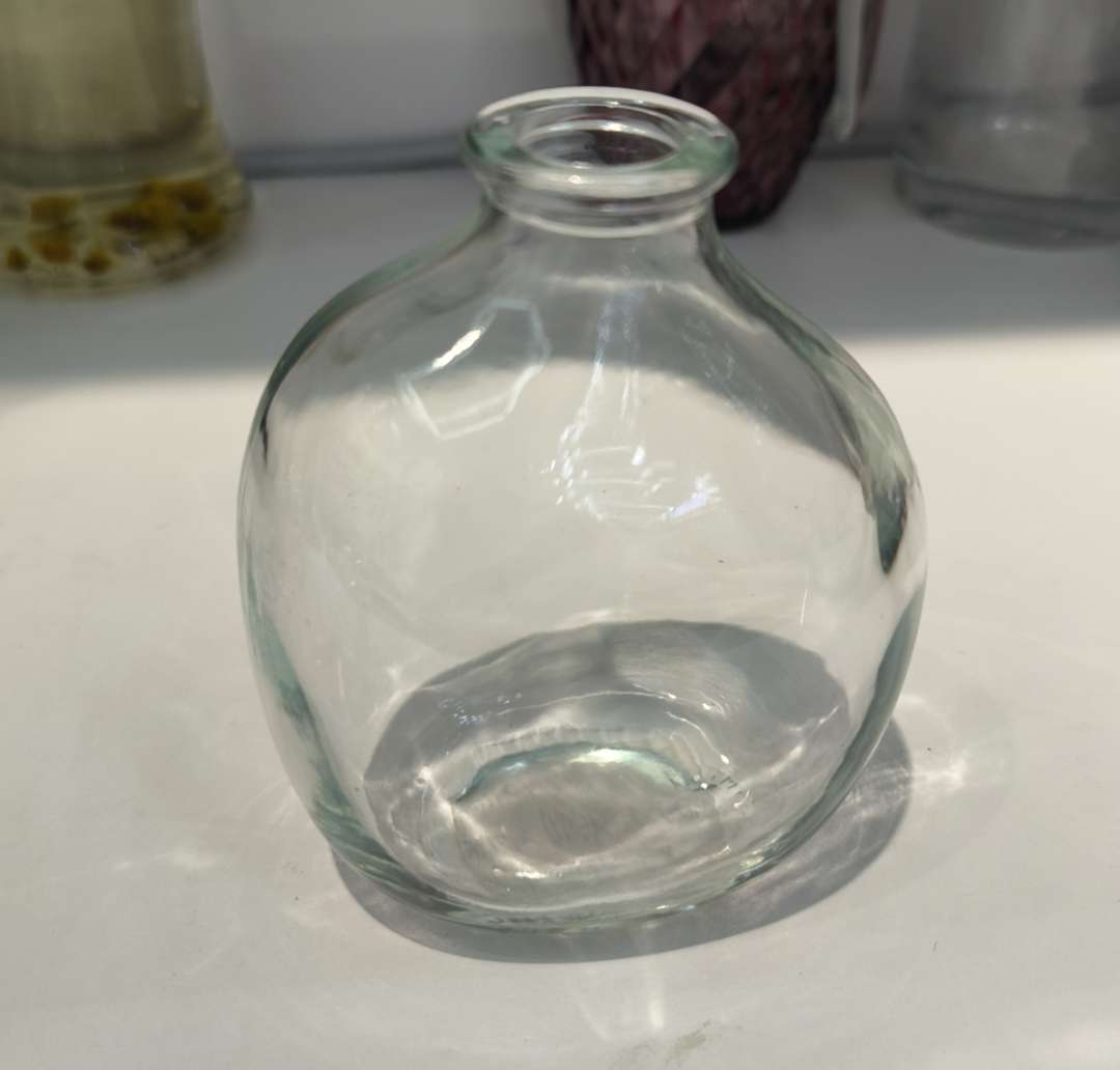 Glass bottles, small vases, aroma bottles, hotel supplies, daily necessities details Picture