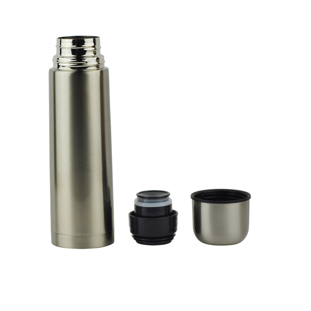 DIY printed image of the white blank layer of the thermal sublimation bullet-shaped insulated cup with a rope Application Scenario