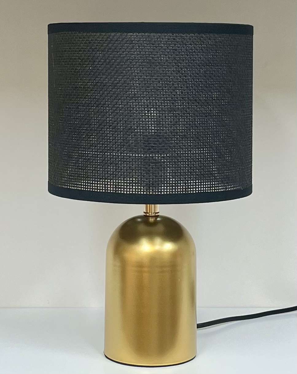 Simple And Light Luxury Interior Design Table Lamp Wrought Iron Metal Table Lamp details Picture