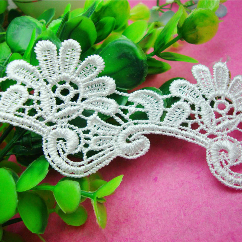 4.3 cm Double-sided embroidered lace, barcode lace, DIY water-soluble curtains, home textiles, cuffs and collar accessories Application Scenario