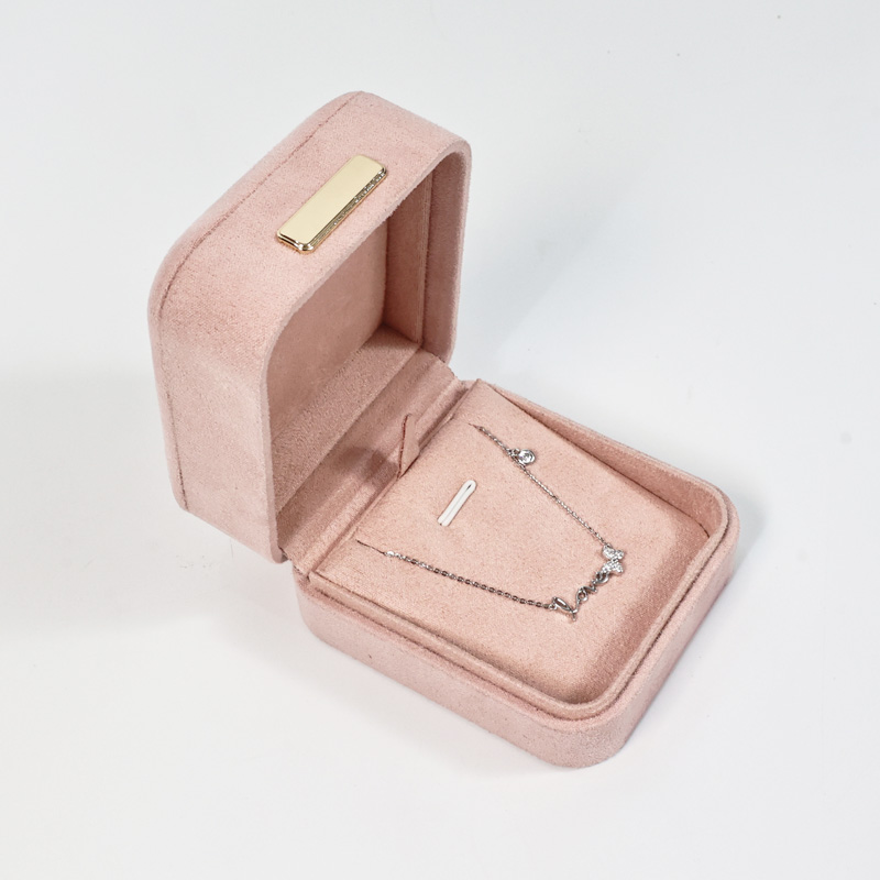 New velvet fabric and metal decoration jewelry storage box, jewelry store gold store decoration box, Valentine's Day and Mother's Day ring box, pendant box, bracelet box, bracelet box, jewelry packaging box, jewelry packaging box, jewelry box, women's European-style jewelry box details Picture