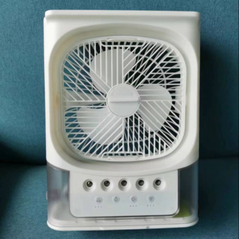 New small cold air fan, water-cooled 5-5 spray fan, usb desktop humidifying air conditioning cold fan Application Scenario