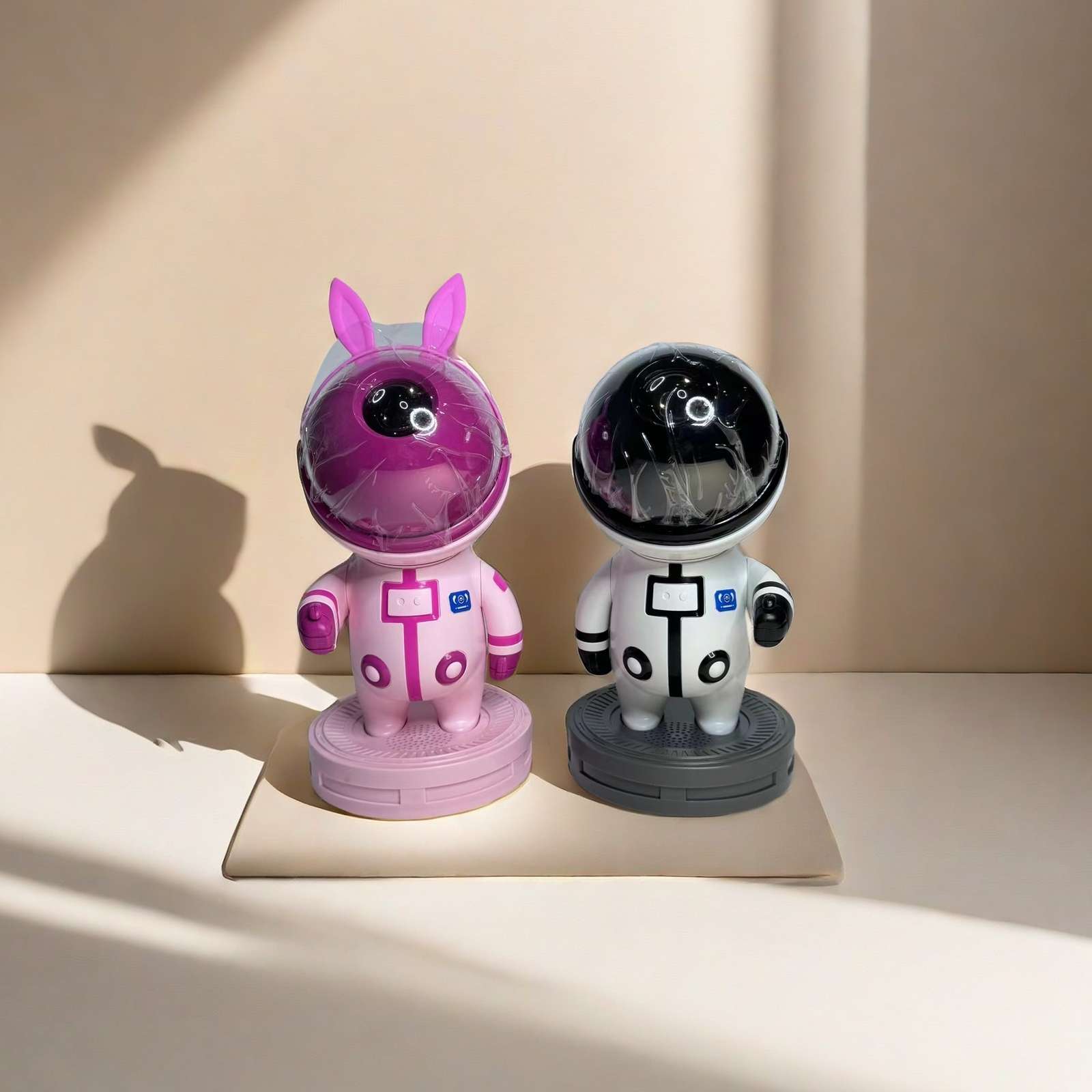 2024 New Bluetooth Astronaut Starry Sky Laser Projection Night Light, Starry Sky Romantic Atmosphere Light, bedroom Astronaut Night light Item Picture