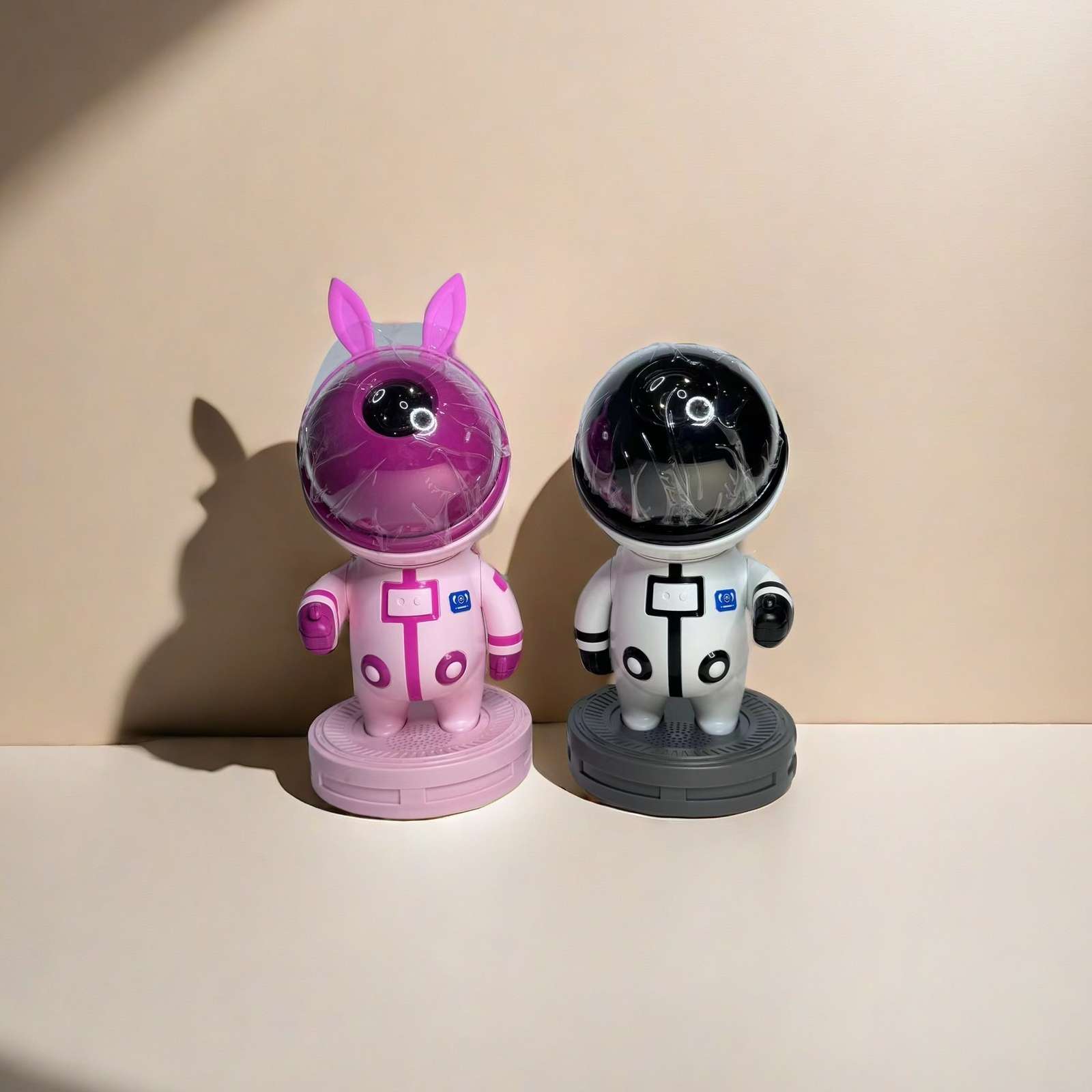 2024 New Bluetooth Astronaut Starry Sky Laser Projection Night Light, Starry Sky Romantic Atmosphere Light, bedroom Astronaut Night light details Picture