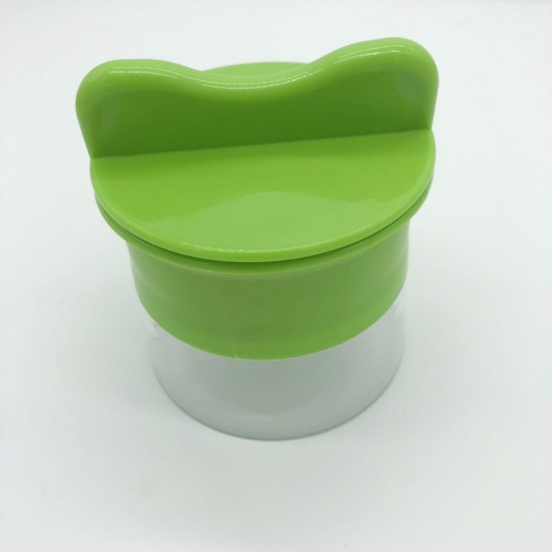 Spiral Creative Kitchen Multi-functional grater, rotating carrot and Cucumber peeling and slicing machine, vegetable slicer Application Scenario