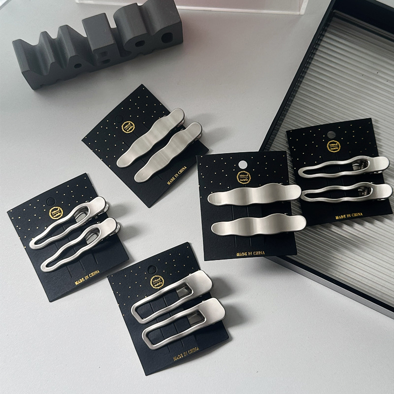 Creative accessories, exquisite hair clips, headwear, hair clips, and grab clips, all designed in one piece. Elegant hair accessories for ladies Application Scenario