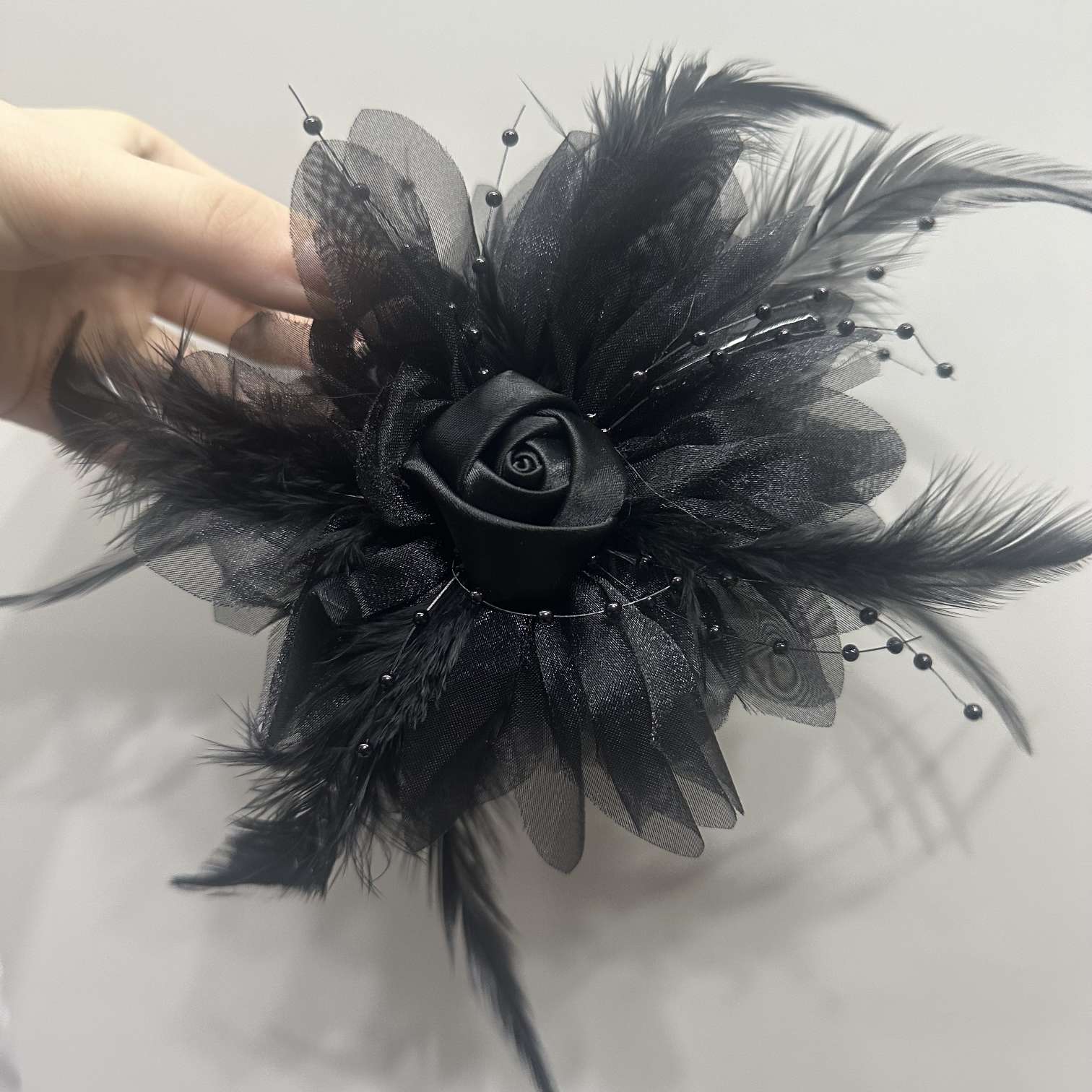 Exquisite ladies' hair accessories, headwear accessories, and other hair accessories are the secret weapons for a beautiful moment