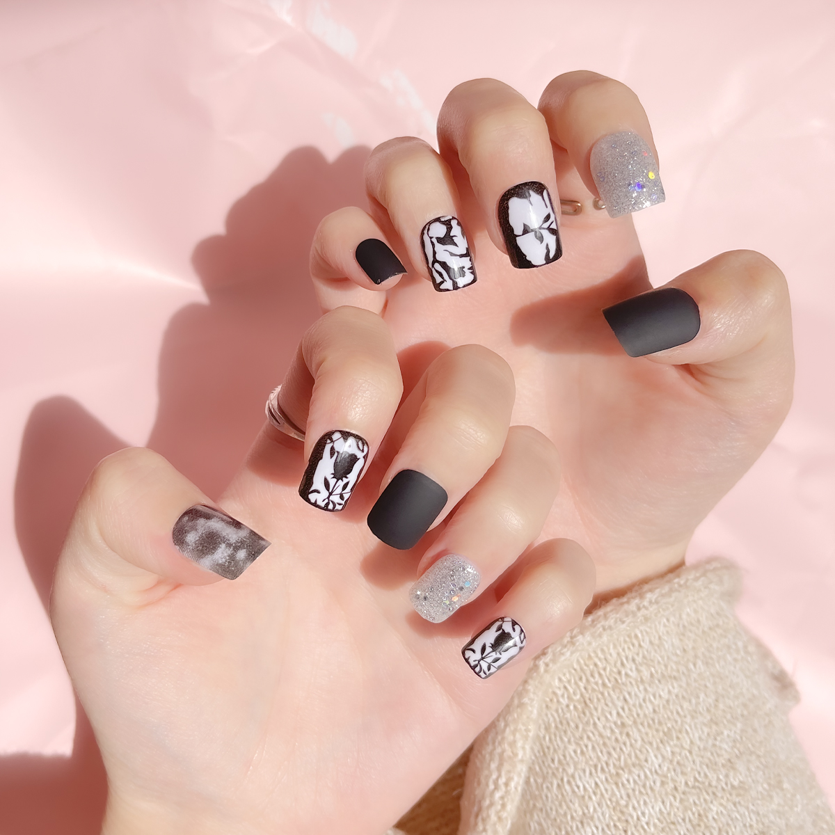12-piece detachable and wearable nail art pieces with color-blocked short nails, a best-selling product for foreign trade Item Picture