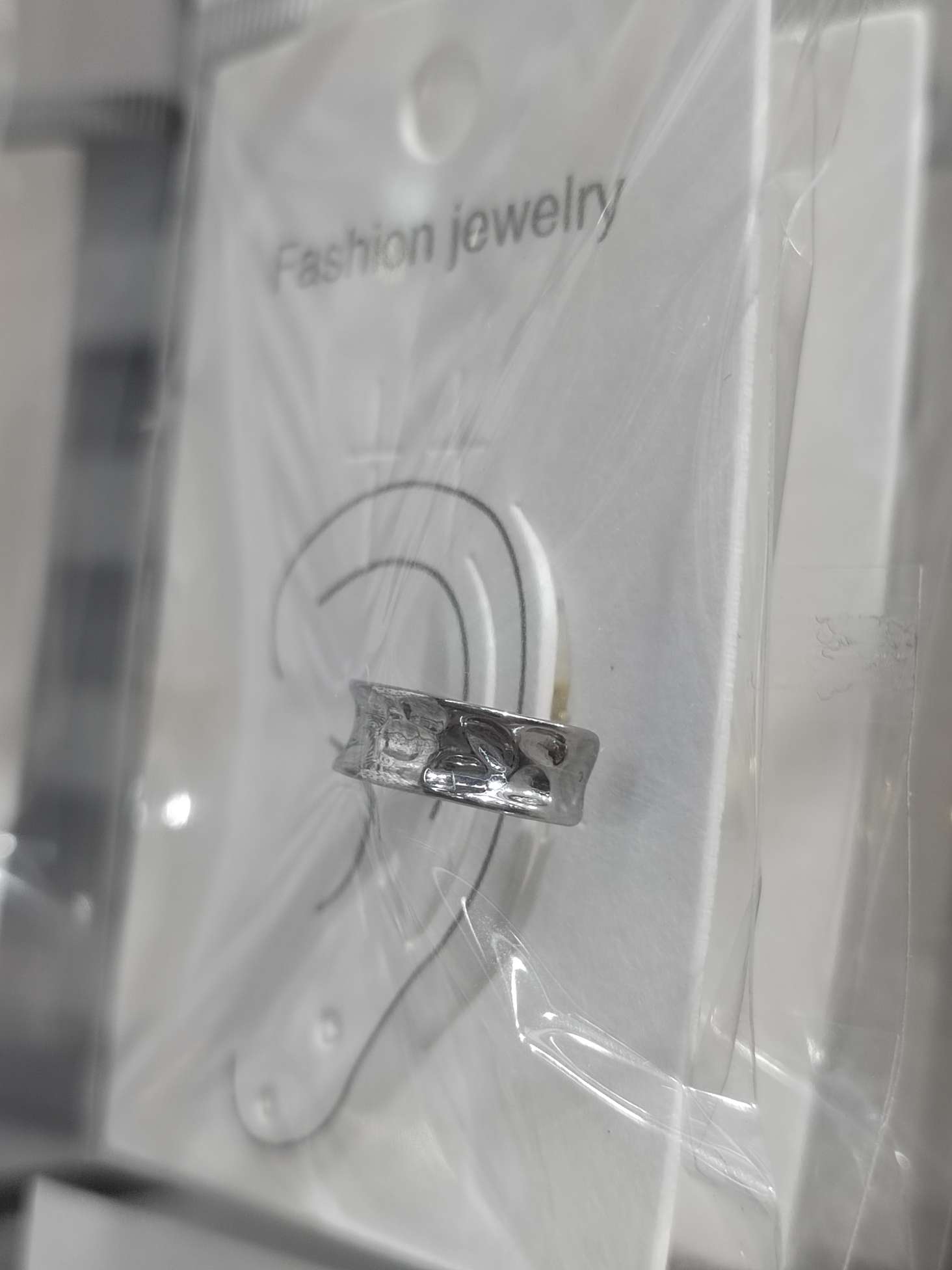 穿刺耳廓实物图