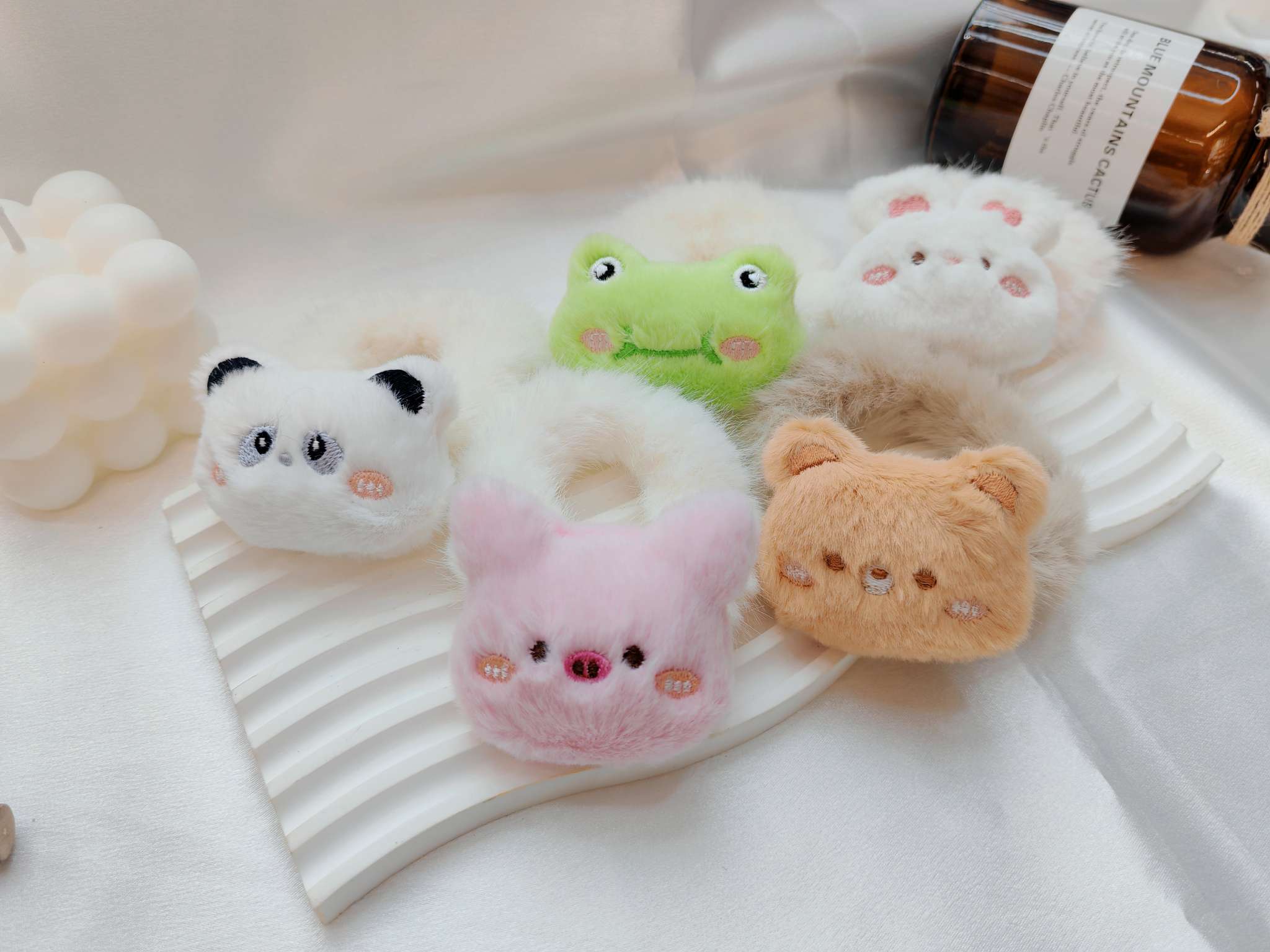 5297B牛角刮痧筒 盘发器头饰 饰品发饰 抓夹批发 圆形发网 时尚女士发饰新款
盘发器抓夹批发