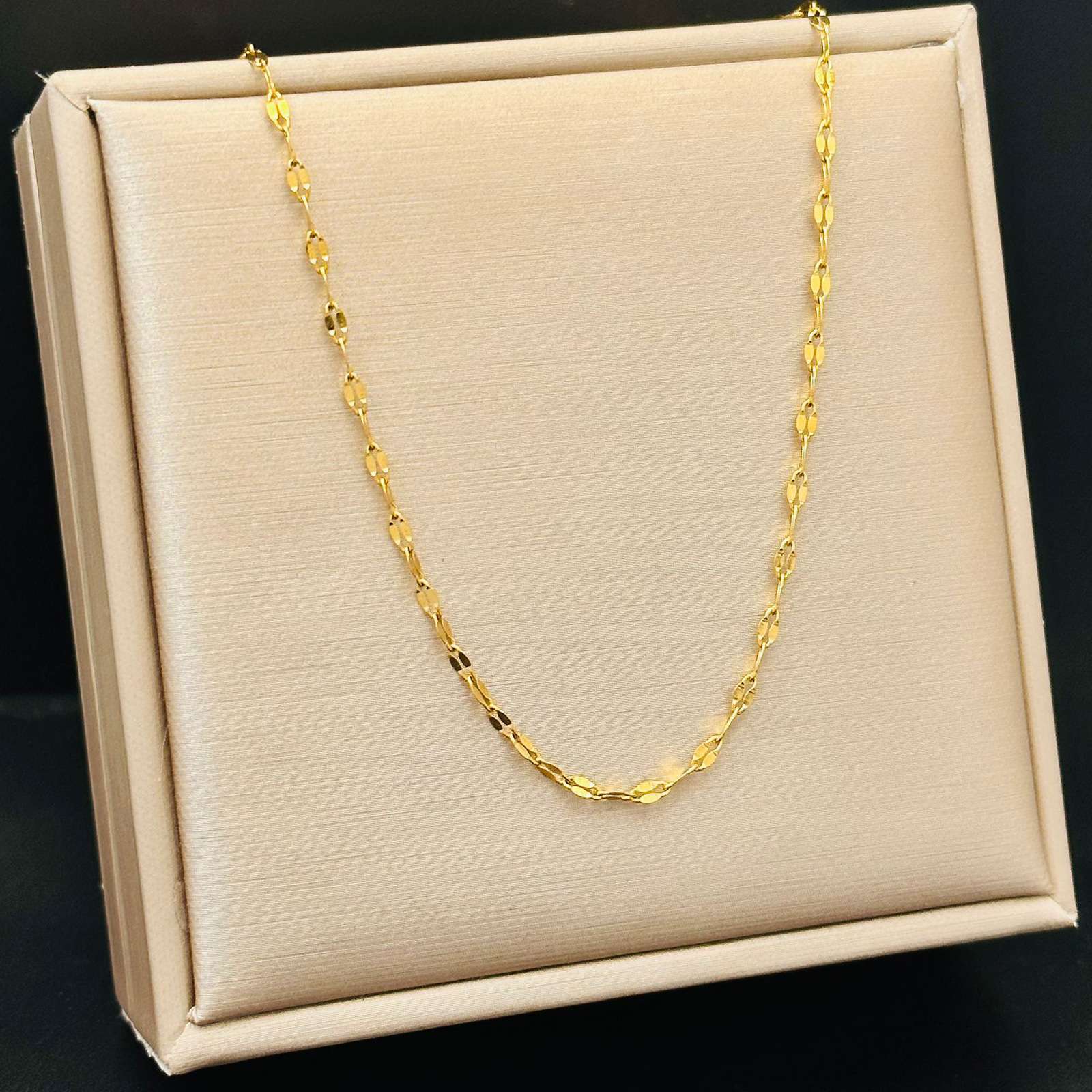 钛钢项链 裸链不掉色嘴唇链 o字链 100条一捆 尾牌不锈钢英文 白底实物图