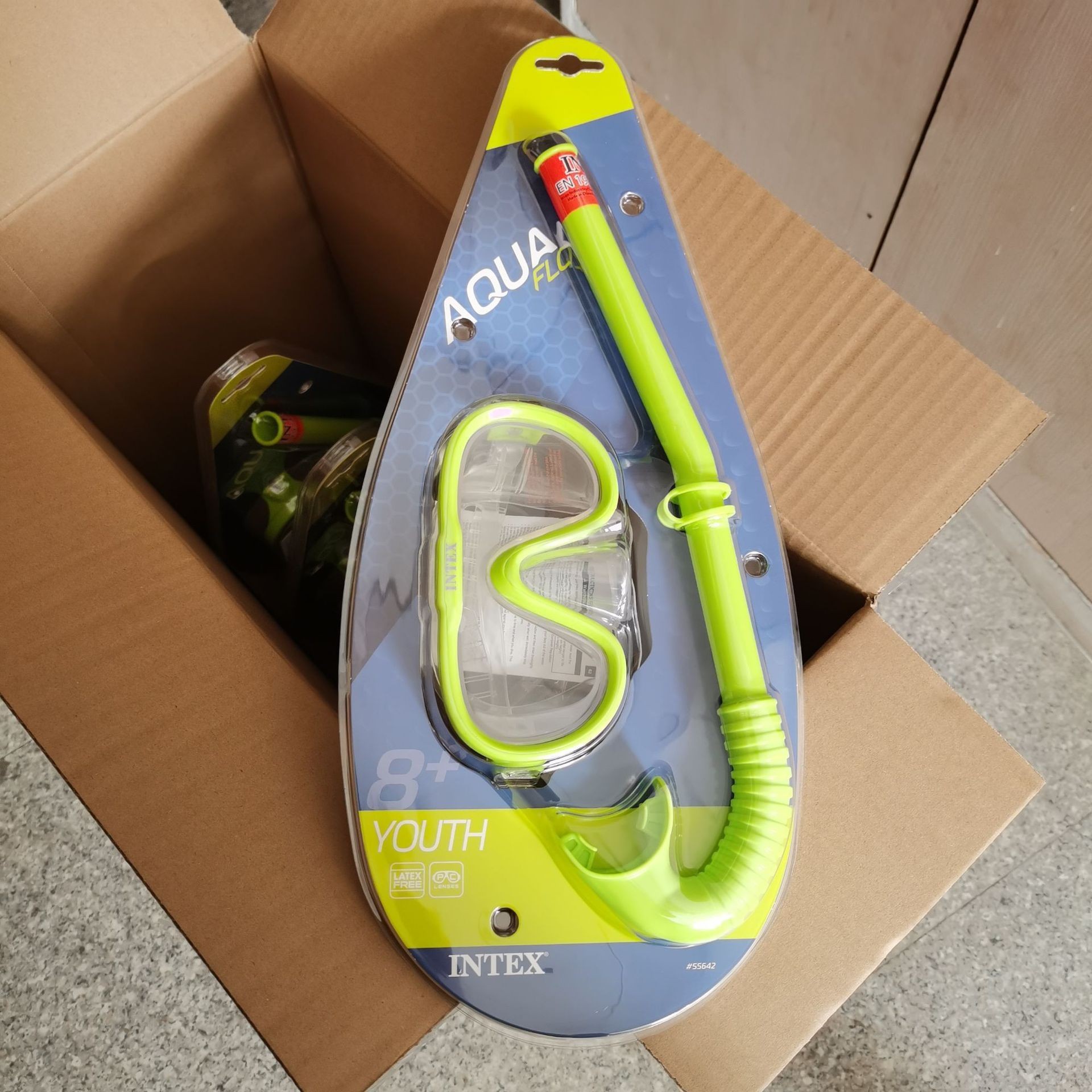 INTEX55642 green swimming goggles breathing tube combination diving goggles with breathing tube swimming goggles wholesale Application Scenario