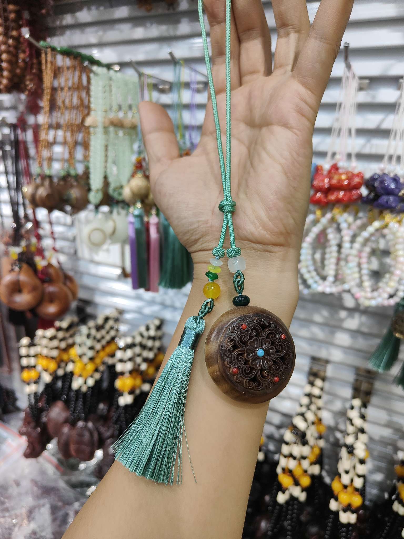 绿檀香囊吉祥挂件，车挂

绿檀香囊吉祥挂件

白底实物图