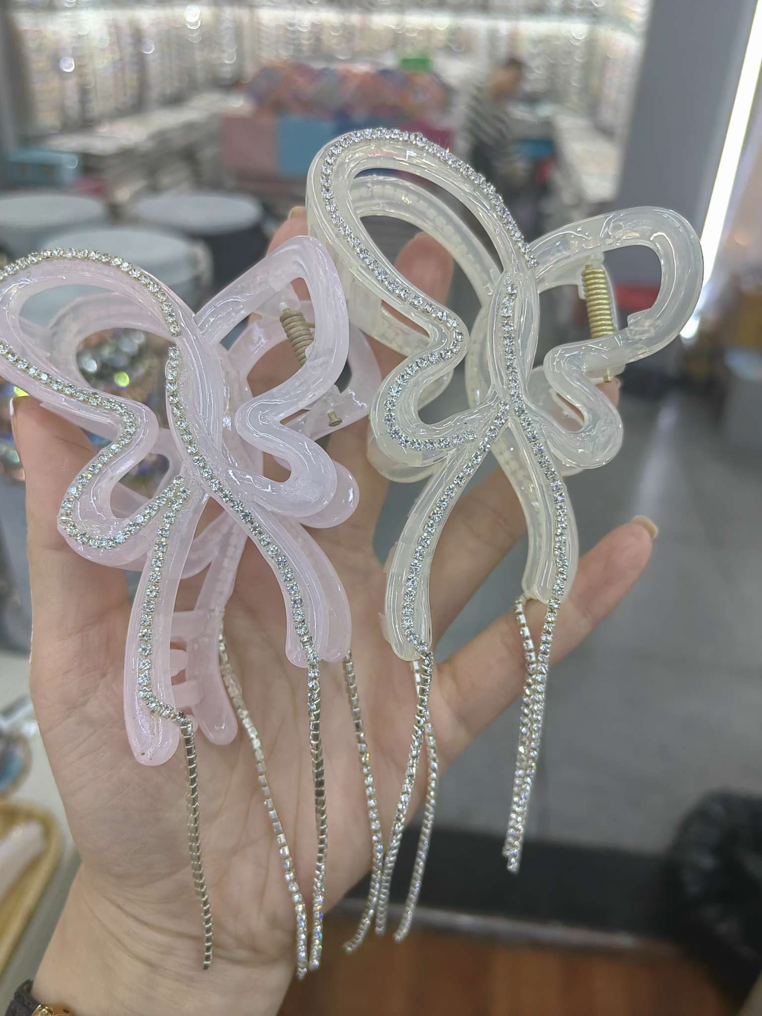 Wholesale of popular shark clip women's hair clips, accessories, headwear, hair accessories, National Day special styles, fashionable, beautiful, long-lasting and non-fading hair clips Specification image