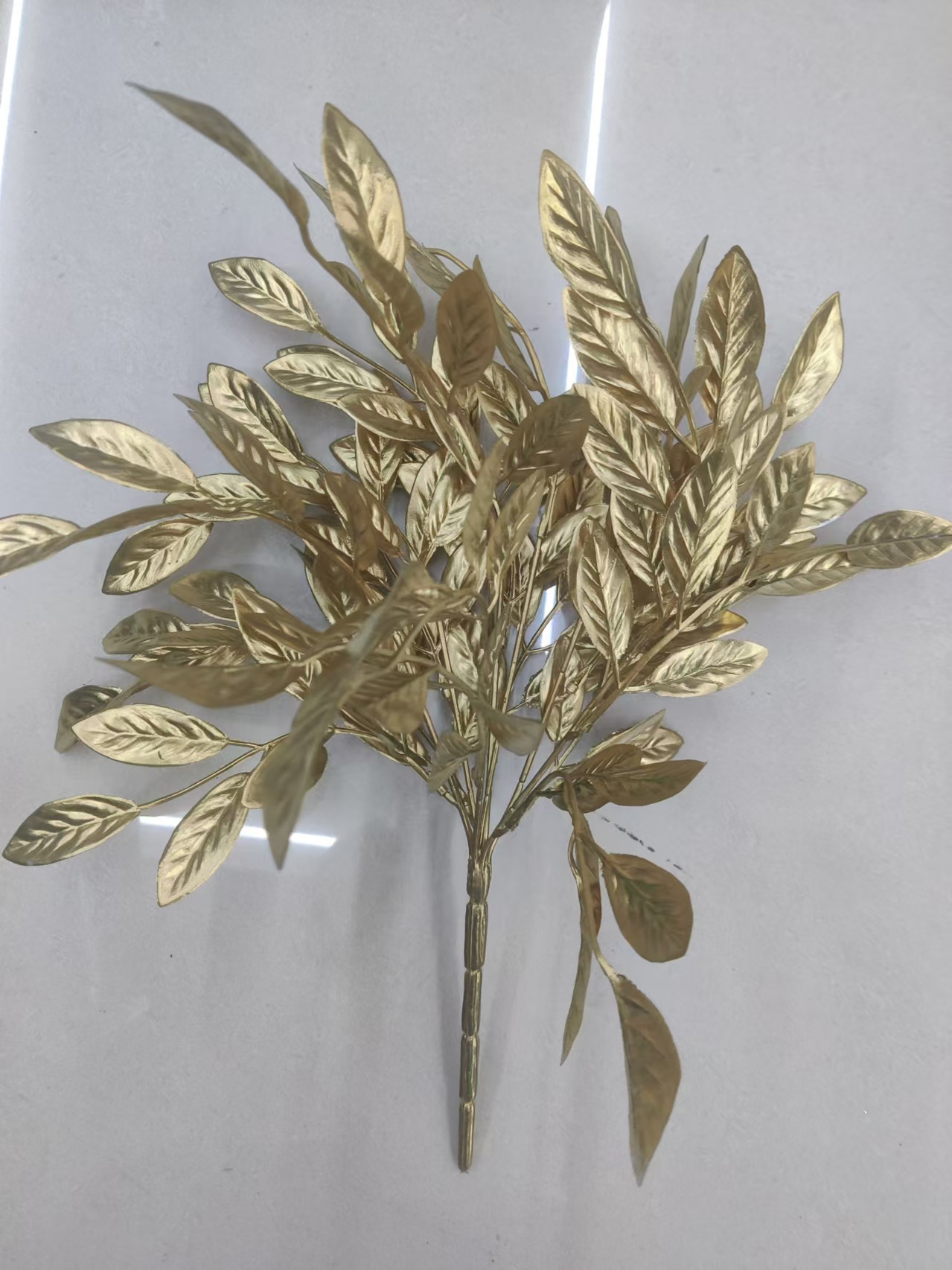 Best-selling artificial flower home ornaments, golden artificial leaves, plastic leaf ornaments pic 4