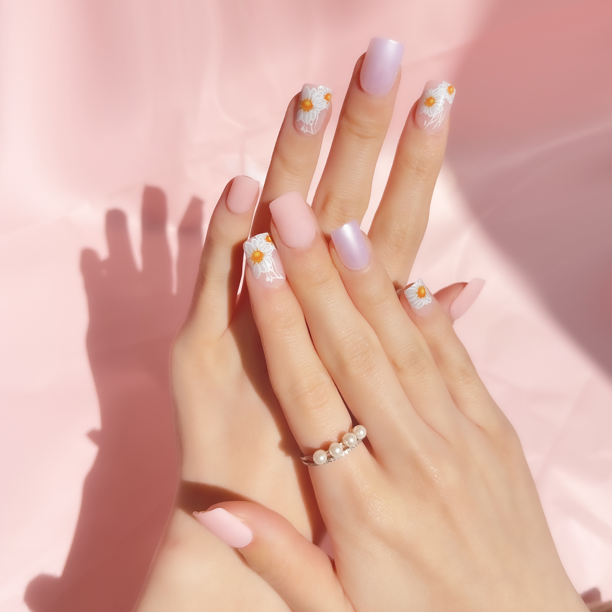 24-piece detachable and wearable nail art pieces in multi-color short nails, a best-selling nail art product for foreign trade Item Picture