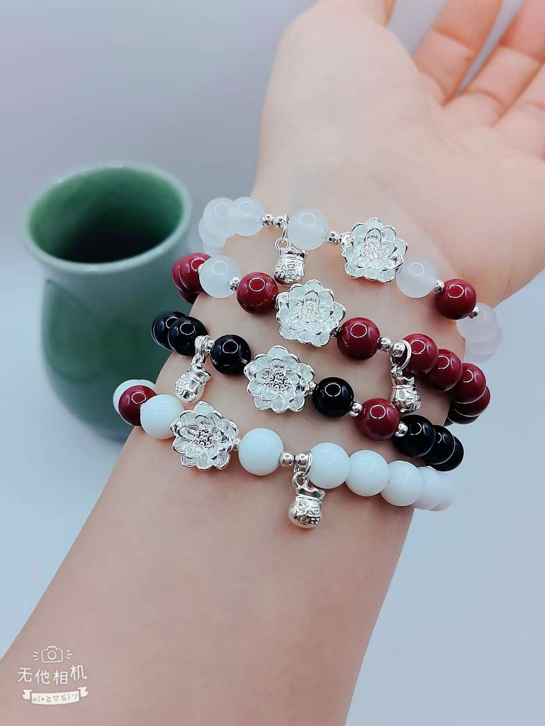 珠宝首饰定制专业店 高档翡翠蜜蜡吊坠 手串配珠服务 名媛风格不规则手镯女款 珍珠饰品手串精致典雅