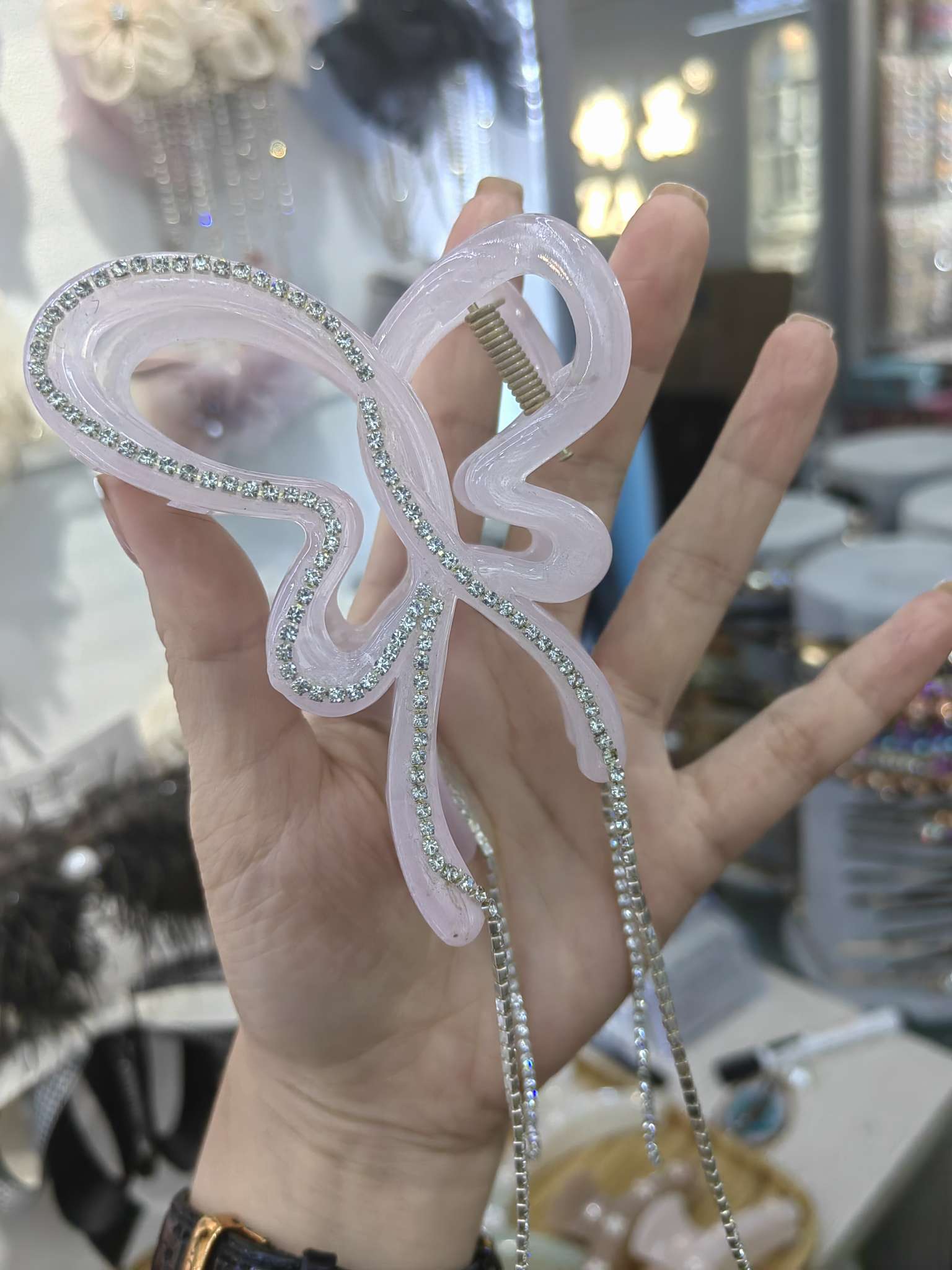 Wholesale of popular shark clip women's hair clips, accessories, headwear, hair accessories, National Day special styles, fashionable, beautiful, long-lasting and non-fading hair clips detail image 2