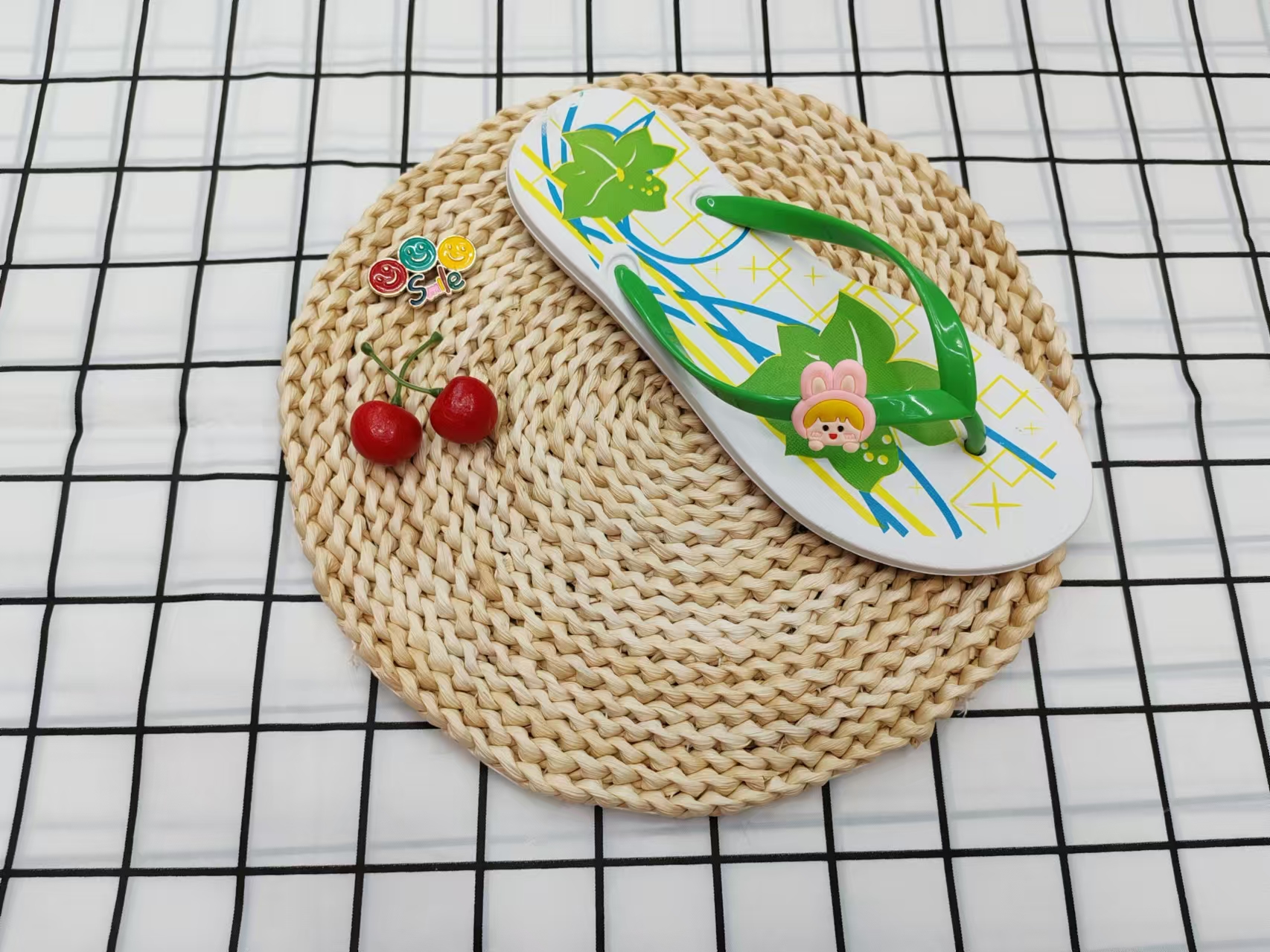 Cute cartoon flip-flops for summer wear outside Specification image