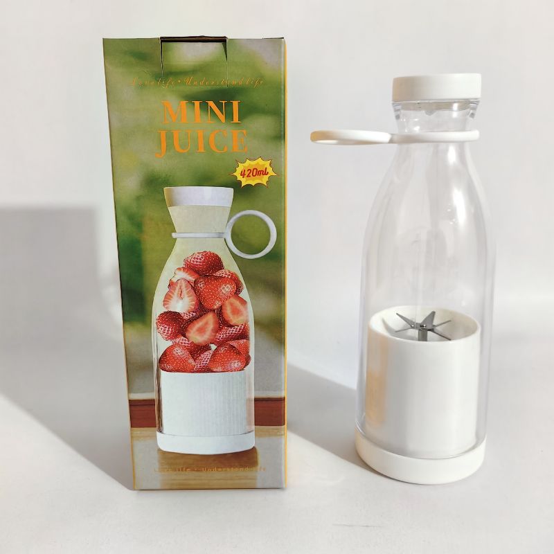 New mini portable juicer cup, small household electric juicer Application Scenario
