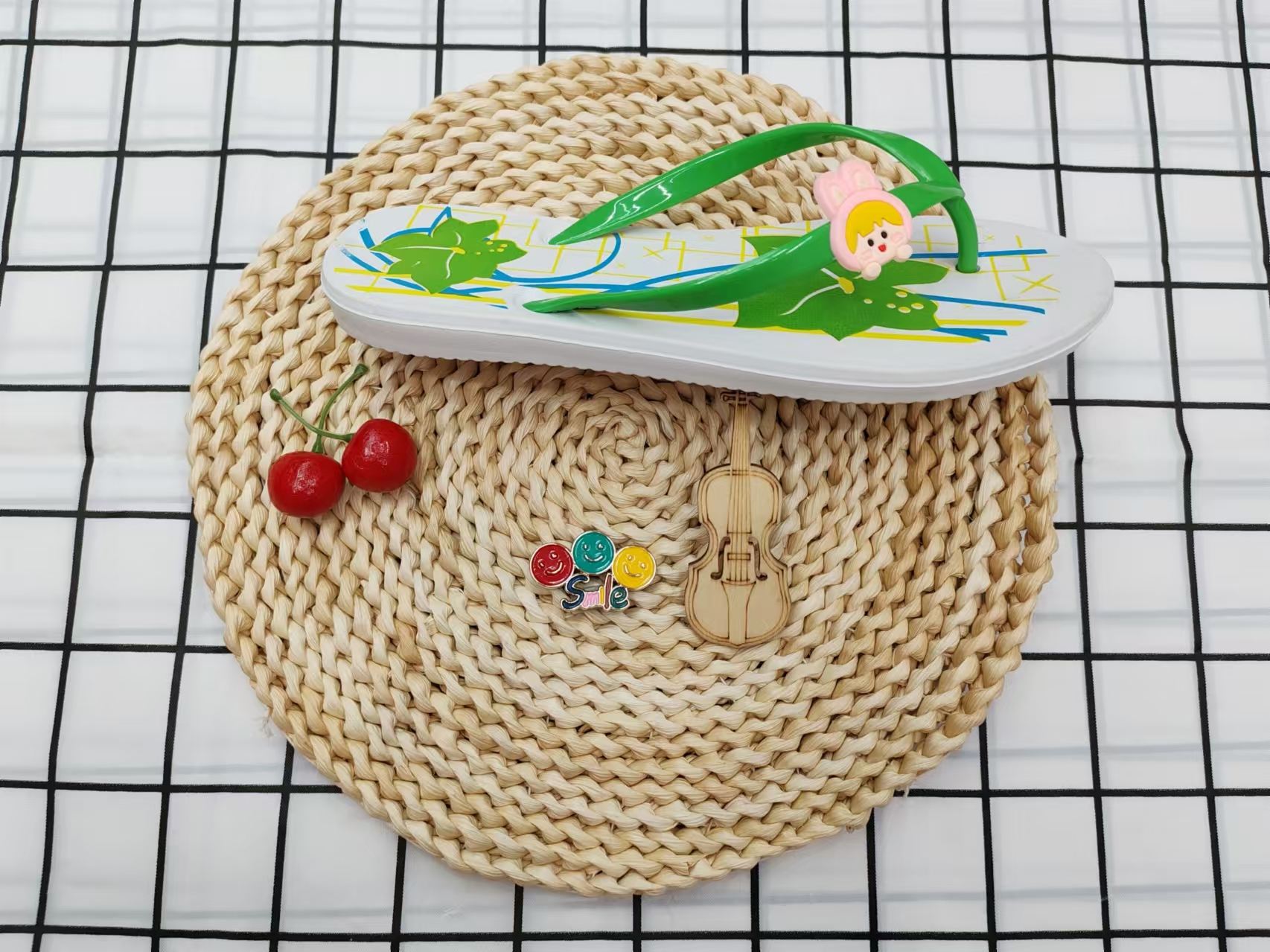 Cute cartoon flip-flops for summer wear outside details Picture