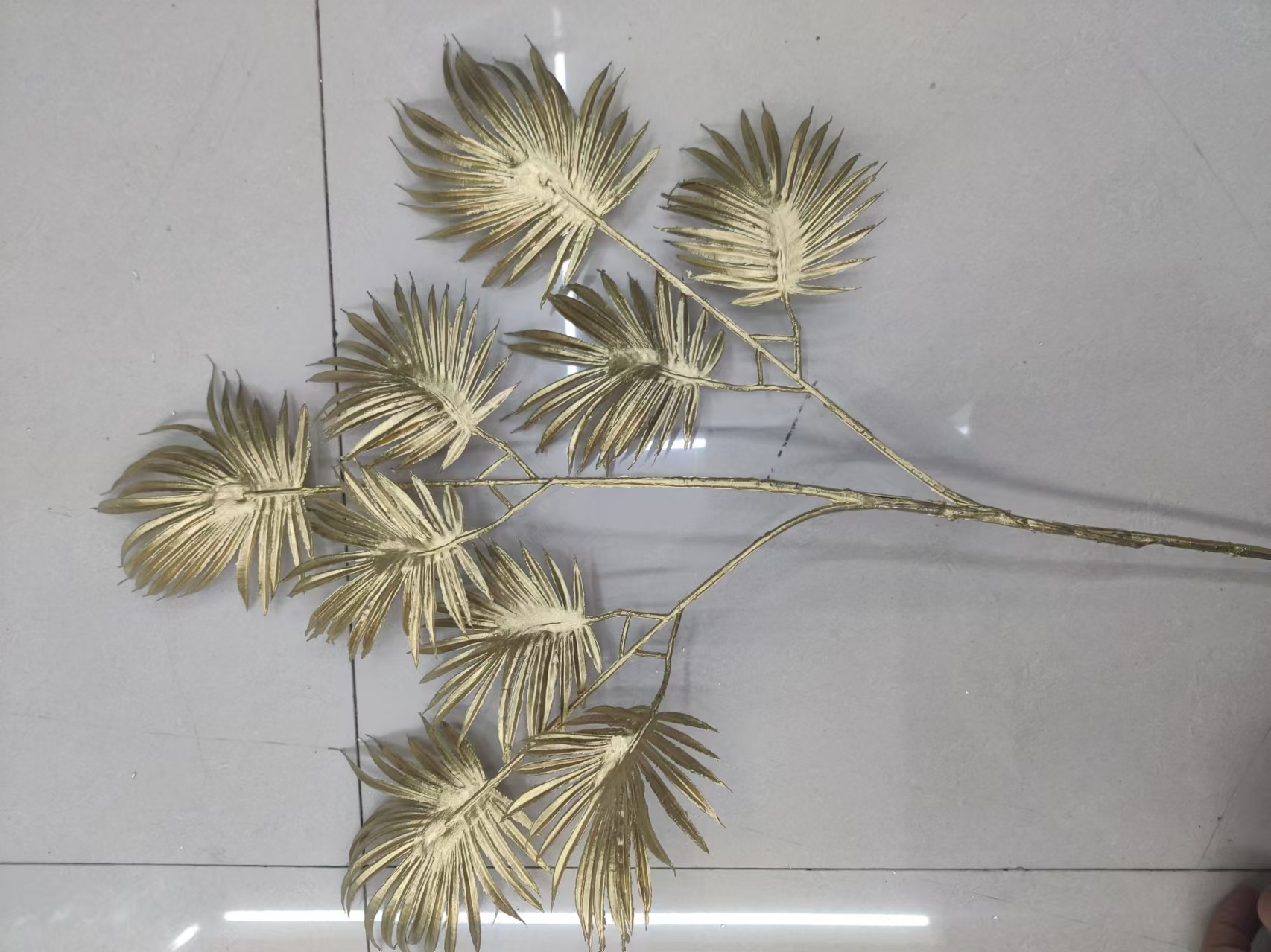 A bestseller in foreign trade: 3-fork simulated leaf, simulated craft decorative item, home decoration simulated plastic leaf branch Specification image