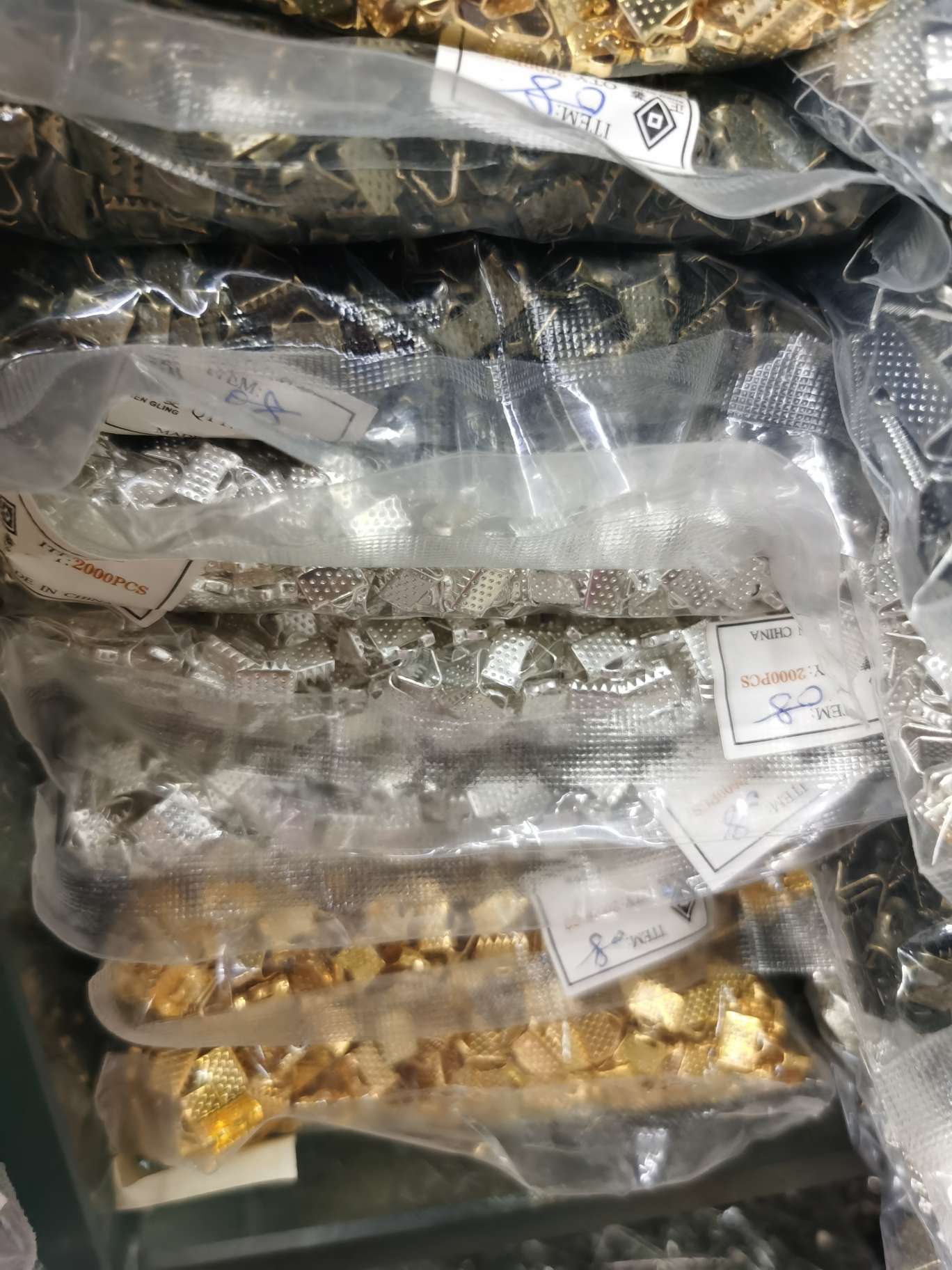 DIY handcrafted semi-finished jewelry accessories are available in a variety of options. Purchase other jewelry accessories in one stop to enhance the charm of handcrafted art details Picture