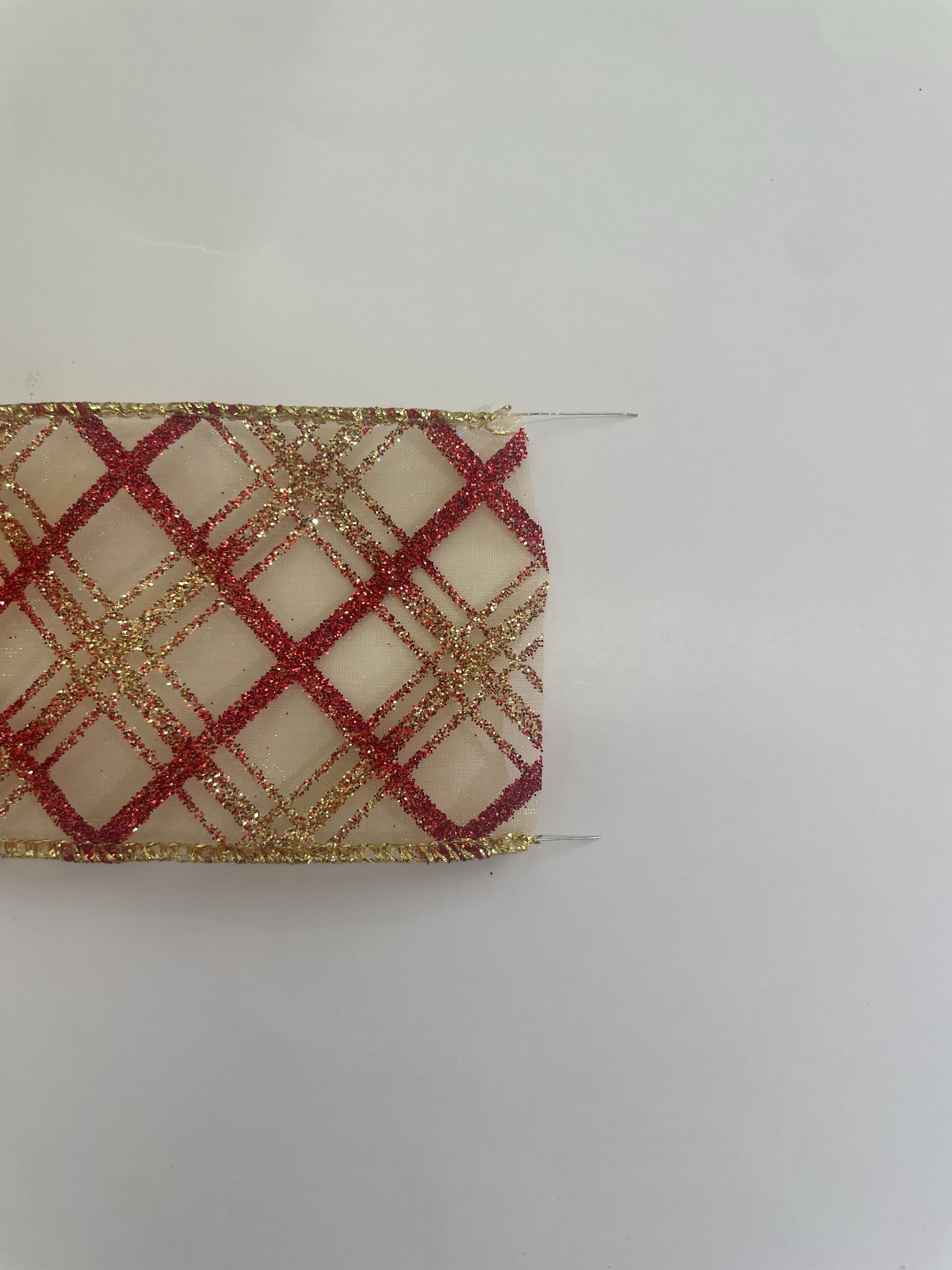 货号：2365圣诞礼品包装装饰DIY珍珠纱红葱金葱斜纹格圣诞铁线带6.3cm详情2